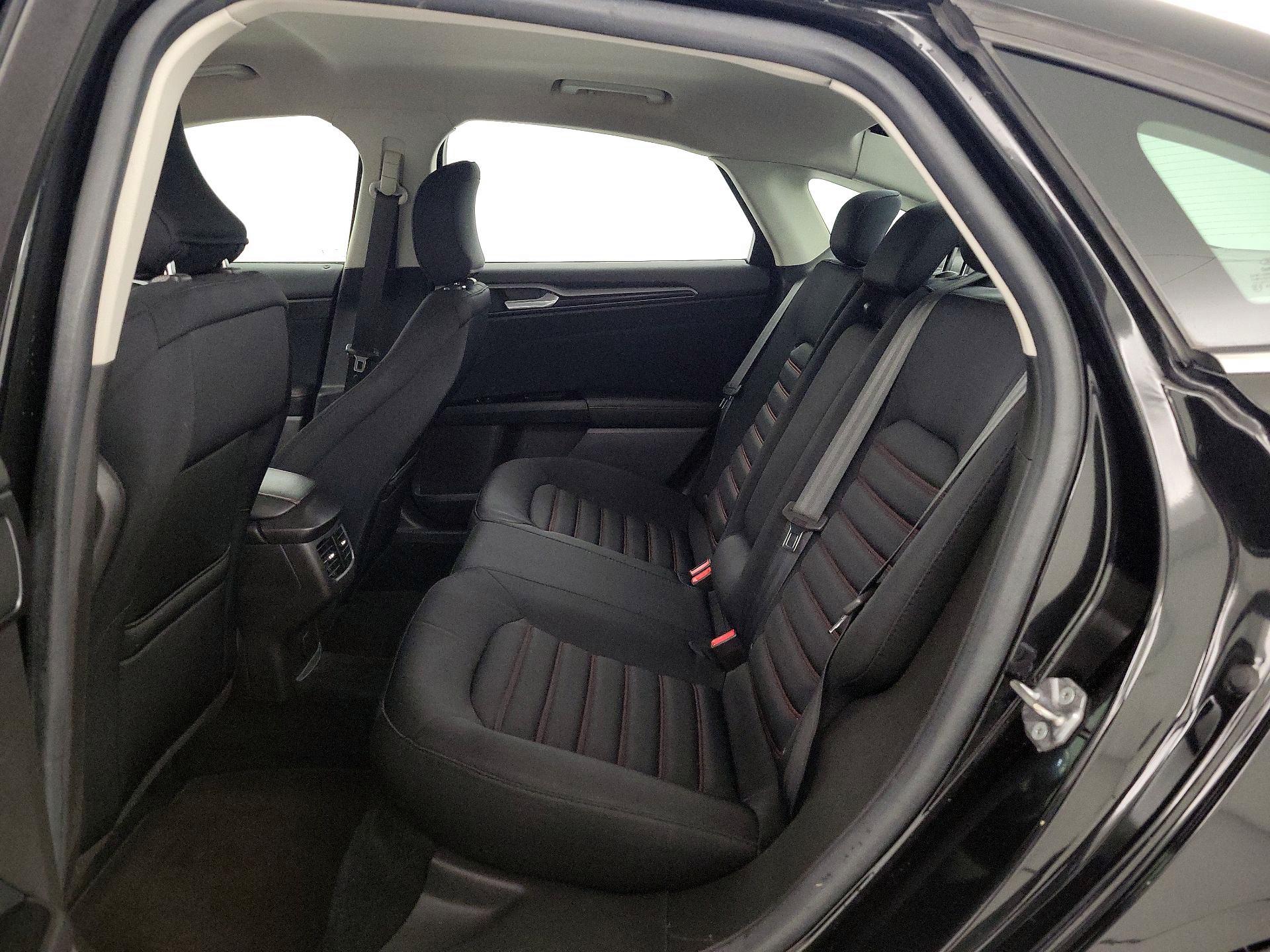 Thumbnail: 2015 Ford Fusion - 18