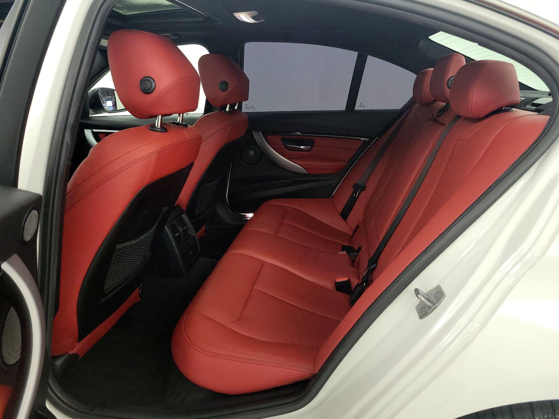 Thumbnail: 2018 BMW 3 Series - 19
