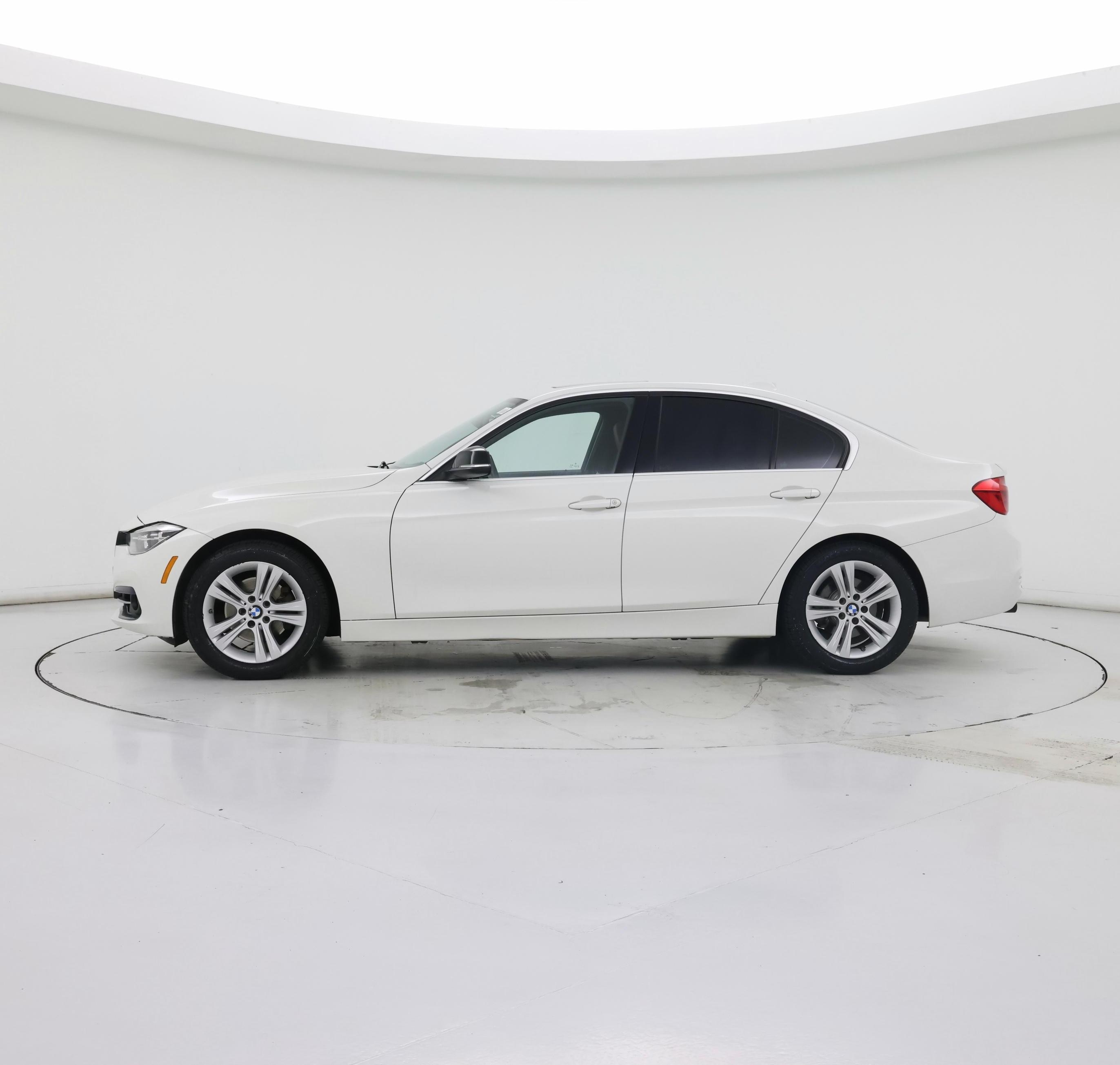 Thumbnail: 2018 BMW 3 Series - 3