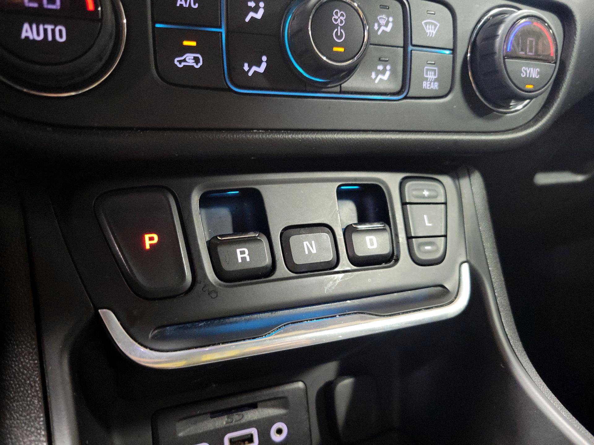 Thumbnail: 2019 GMC Terrain - 17