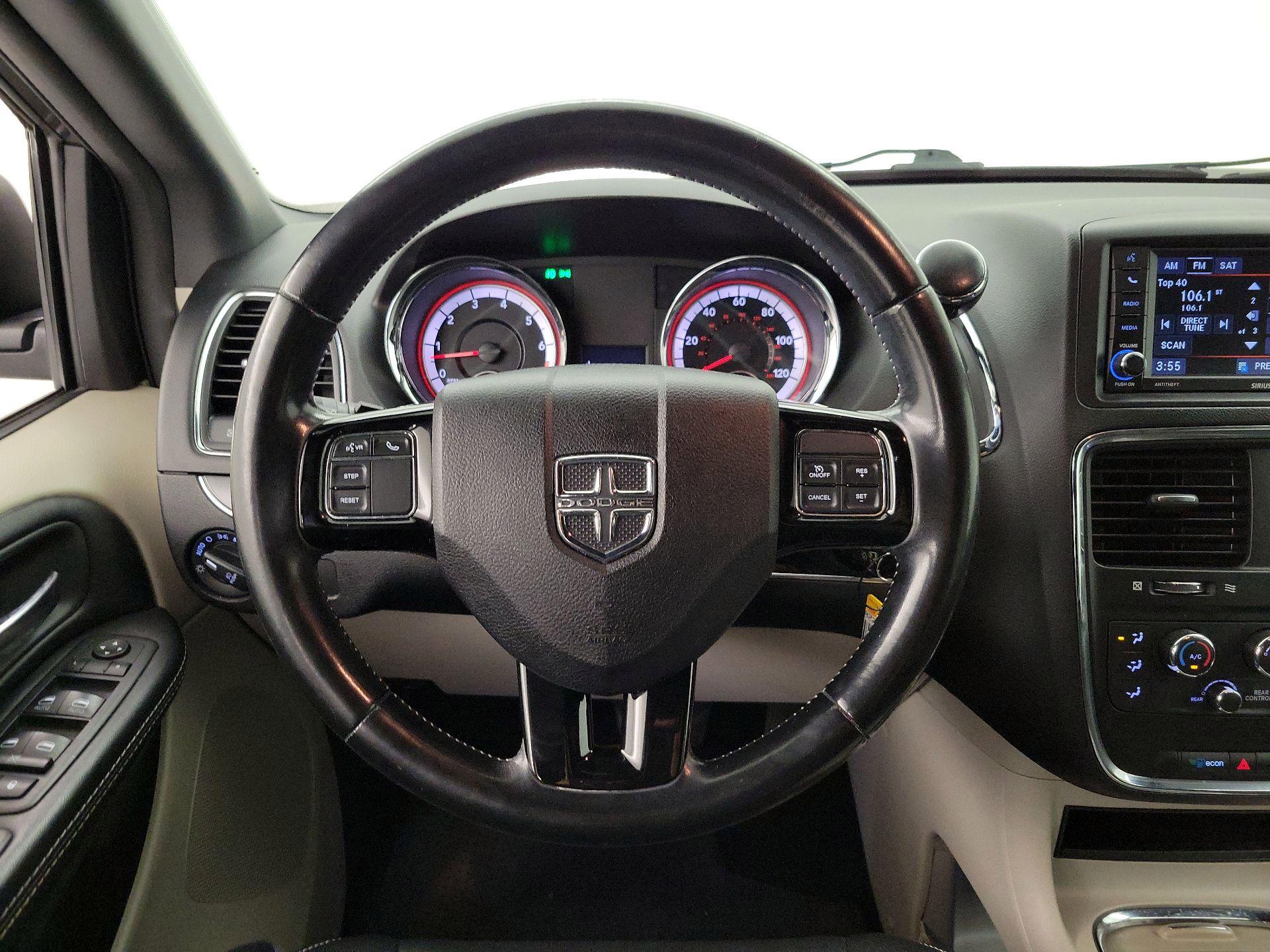 Thumbnail: 2020 Dodge Grand Caravan - 10