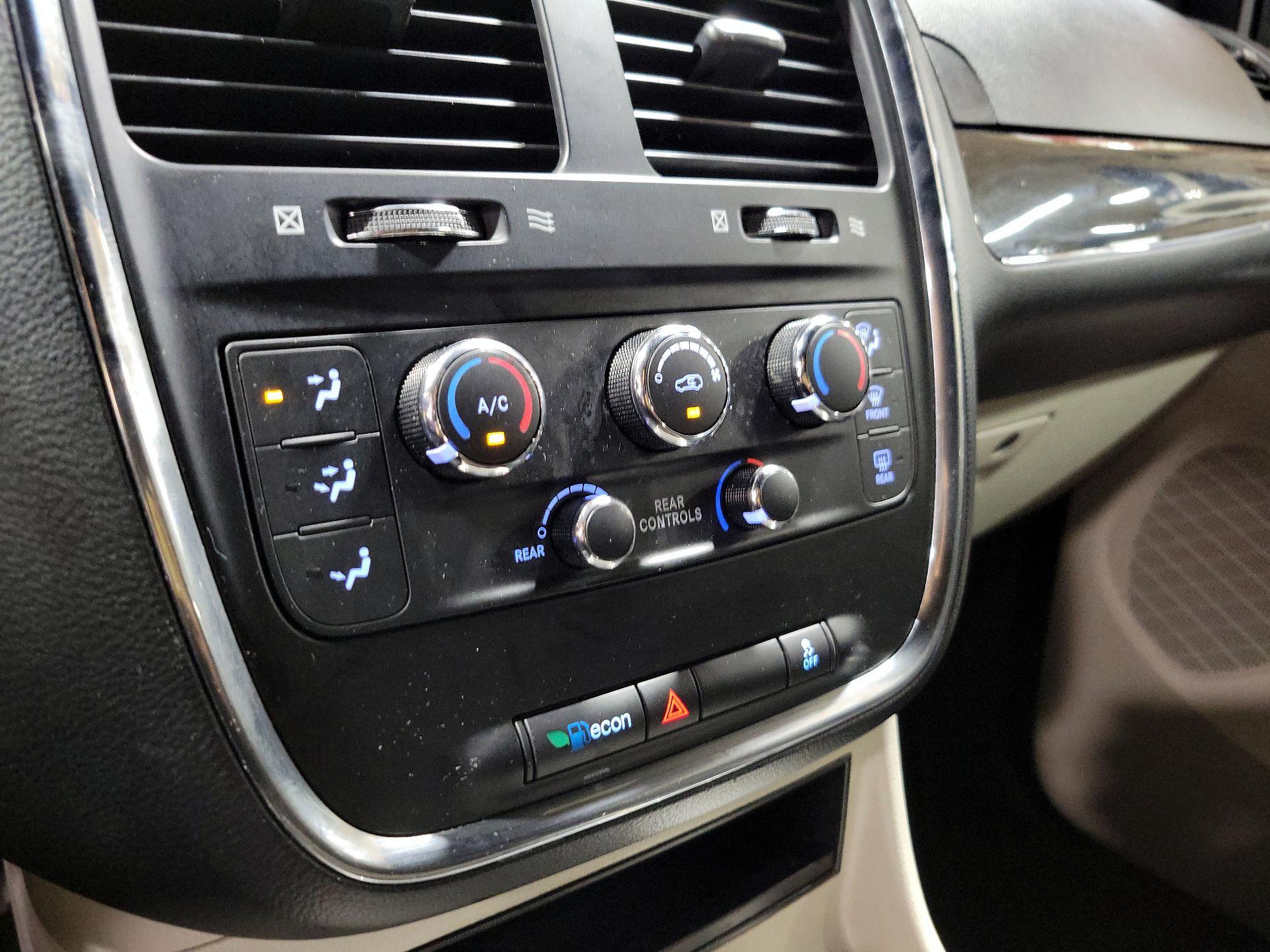 Thumbnail: 2020 Dodge Grand Caravan - 16