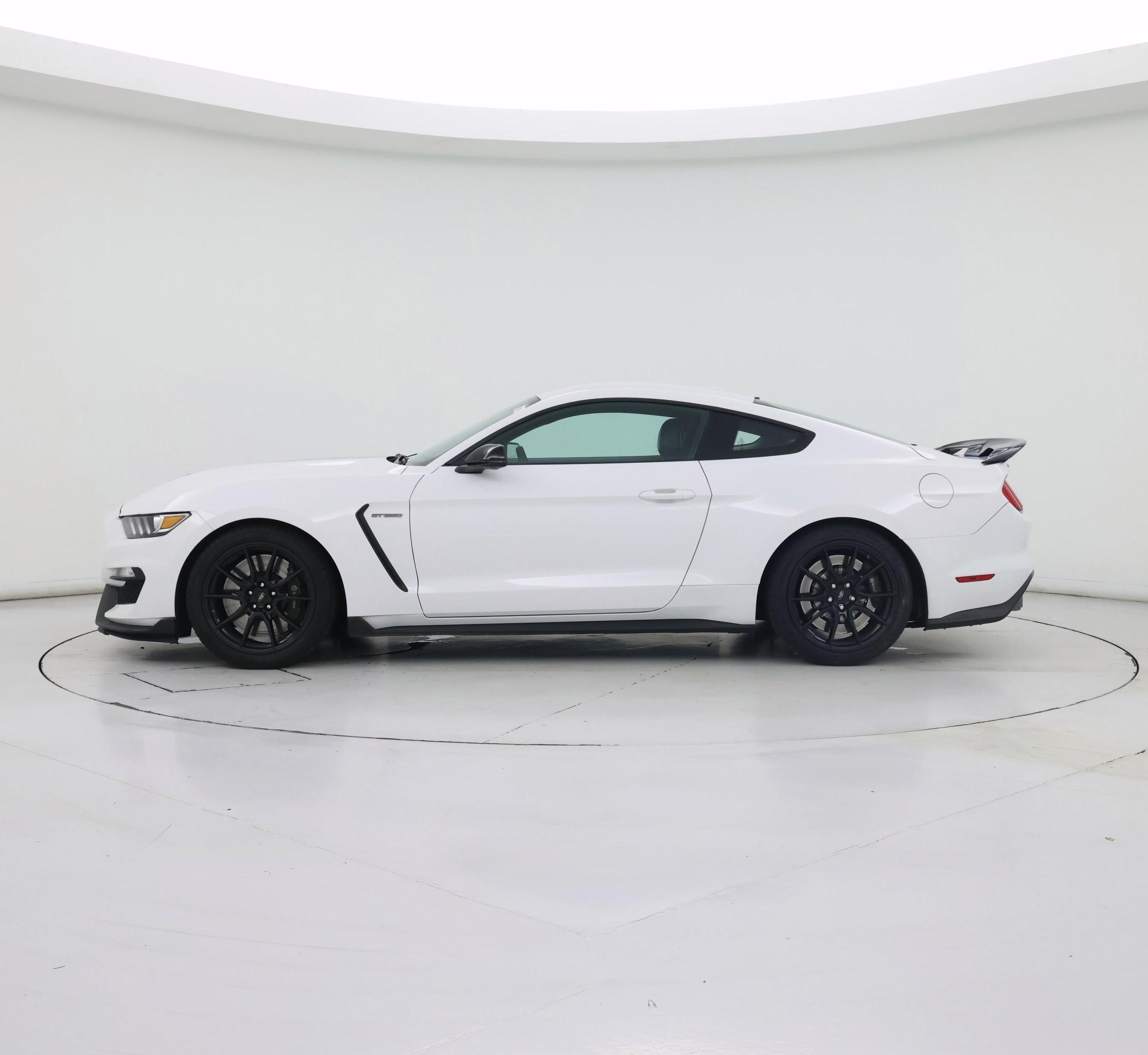 Thumbnail: 2019 Ford Mustang - 3