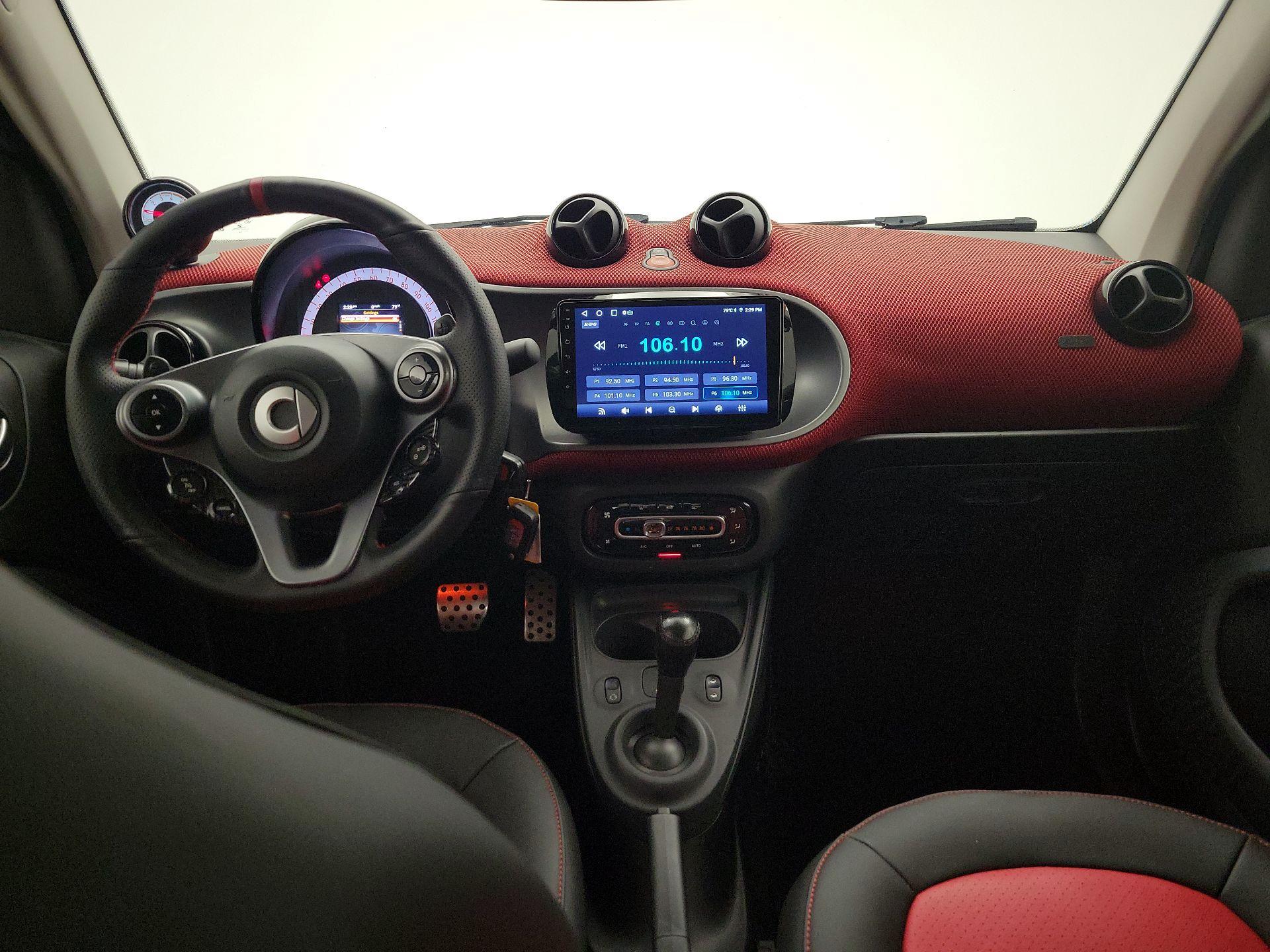 Thumbnail: 2017 smart fortwo - 9