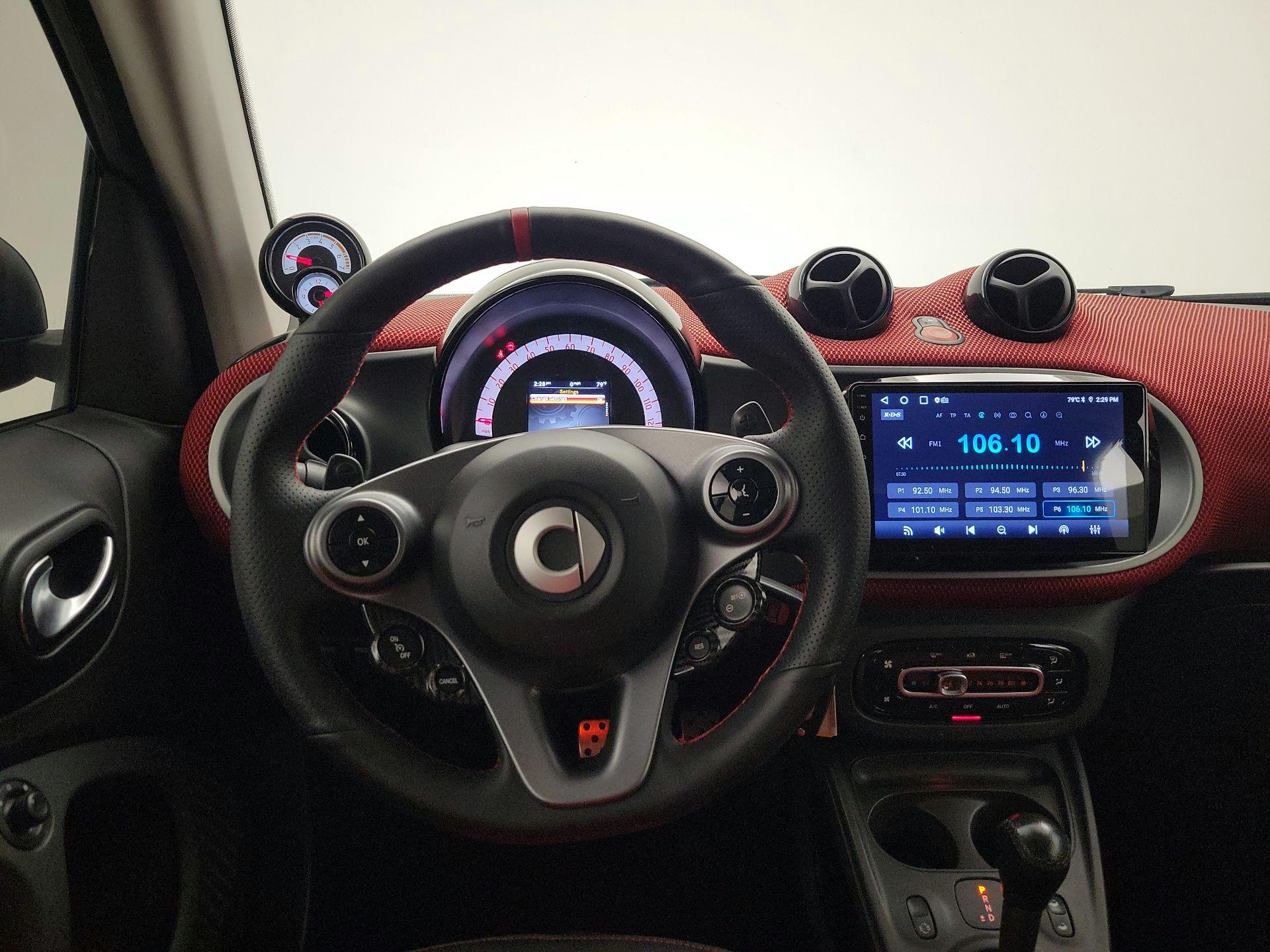 Thumbnail: 2017 smart fortwo - 10