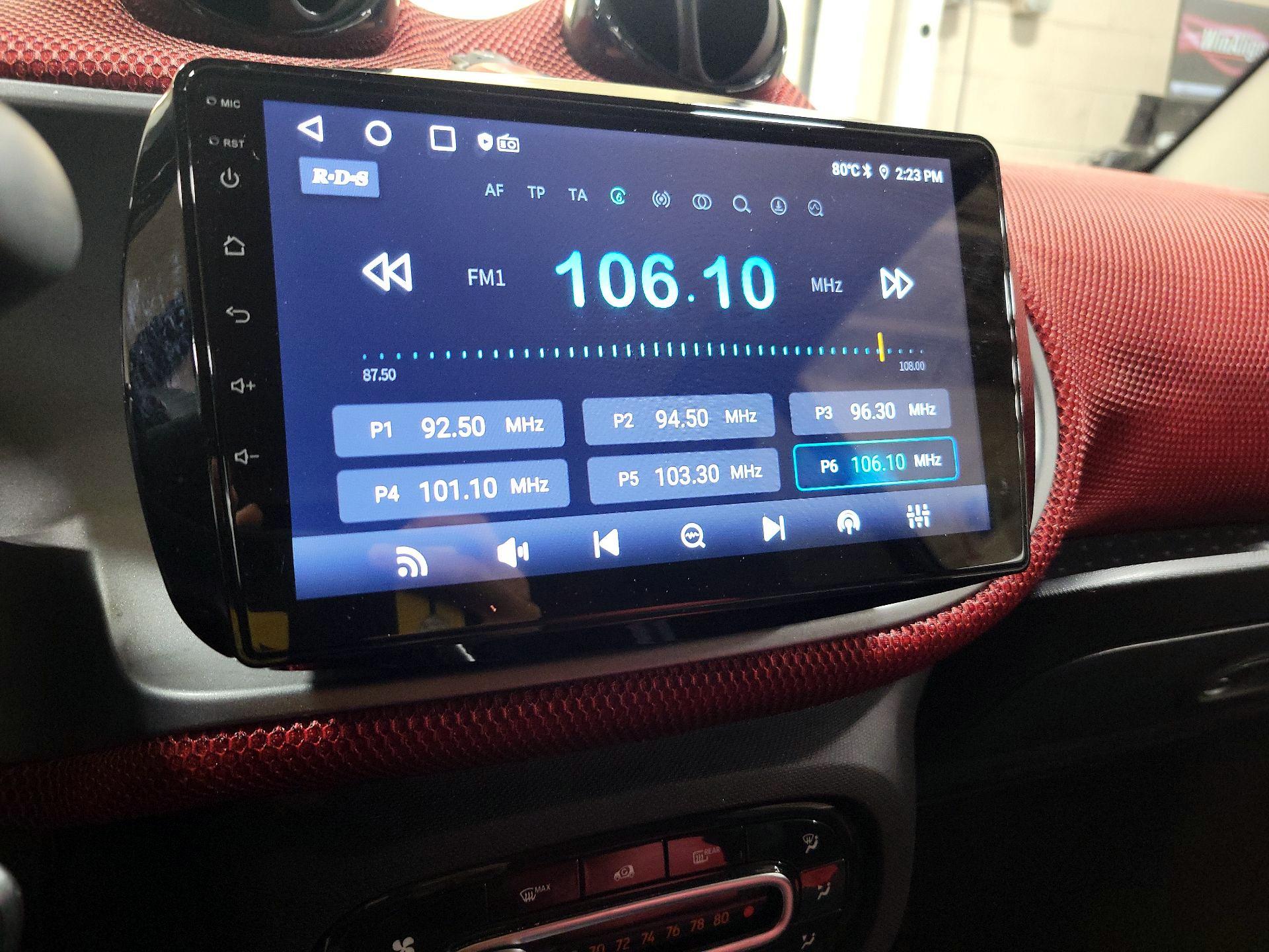 Thumbnail: 2017 smart fortwo - 14