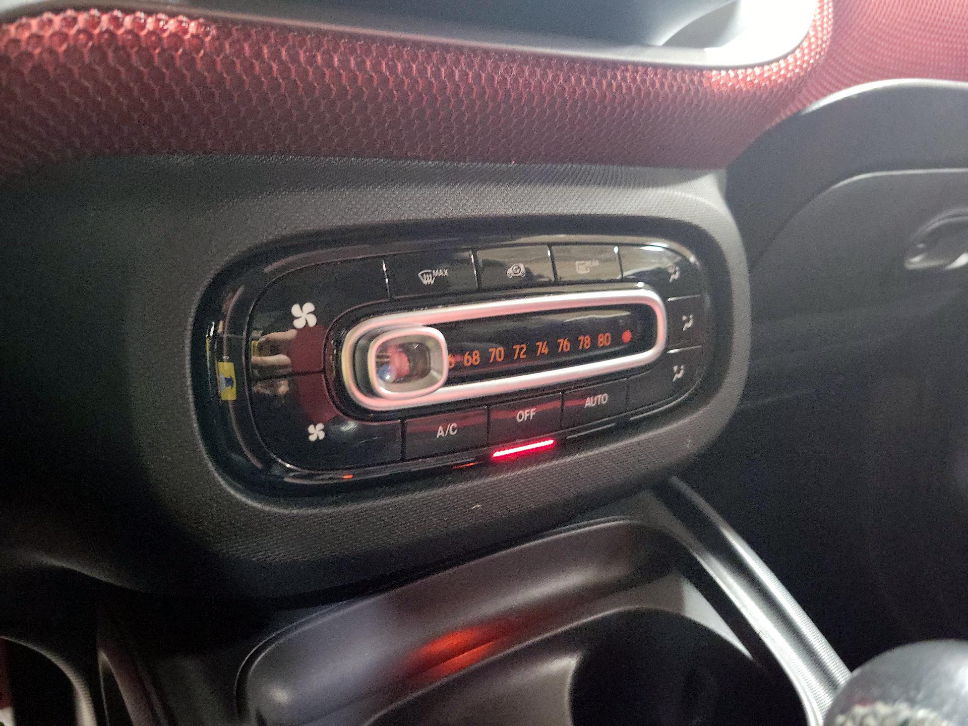 Thumbnail: 2017 smart fortwo - 15