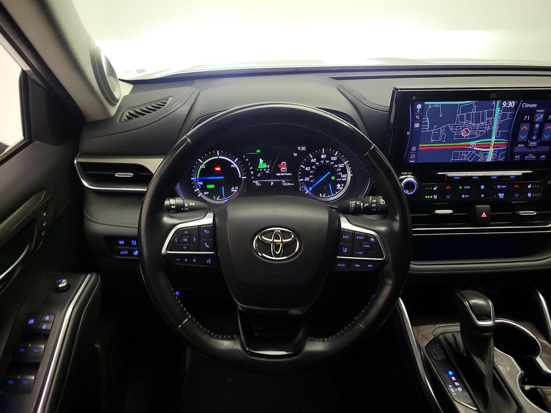 Thumbnail: 2021 Toyota Highlander - 10