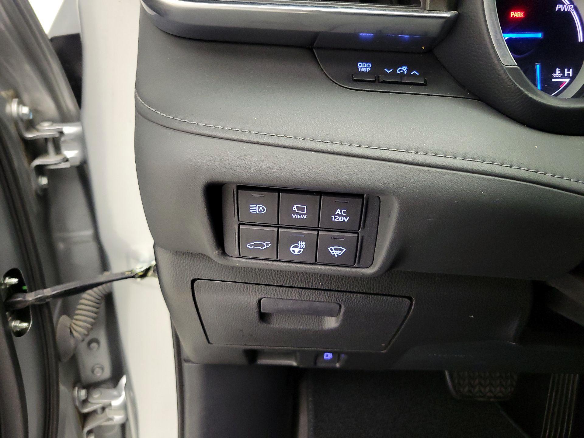 Thumbnail: 2021 Toyota Highlander - 13