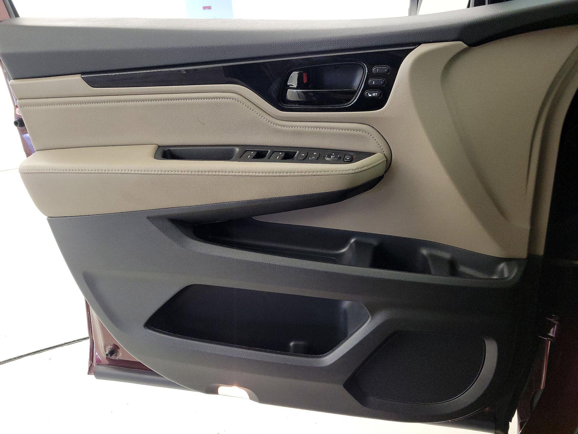 Thumbnail: 2021 Honda Odyssey - 12