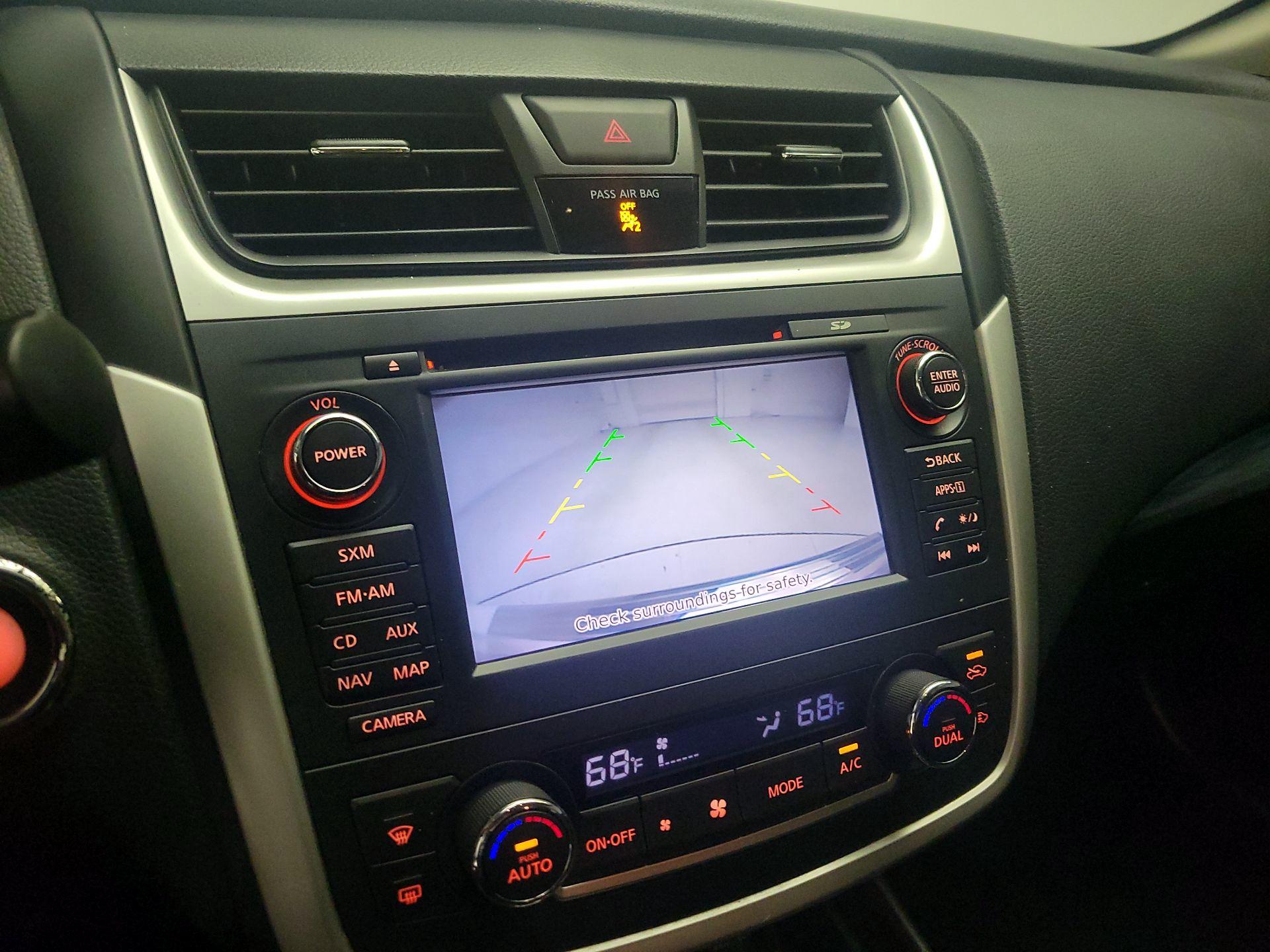 Thumbnail: 2016 Nissan Altima - 15