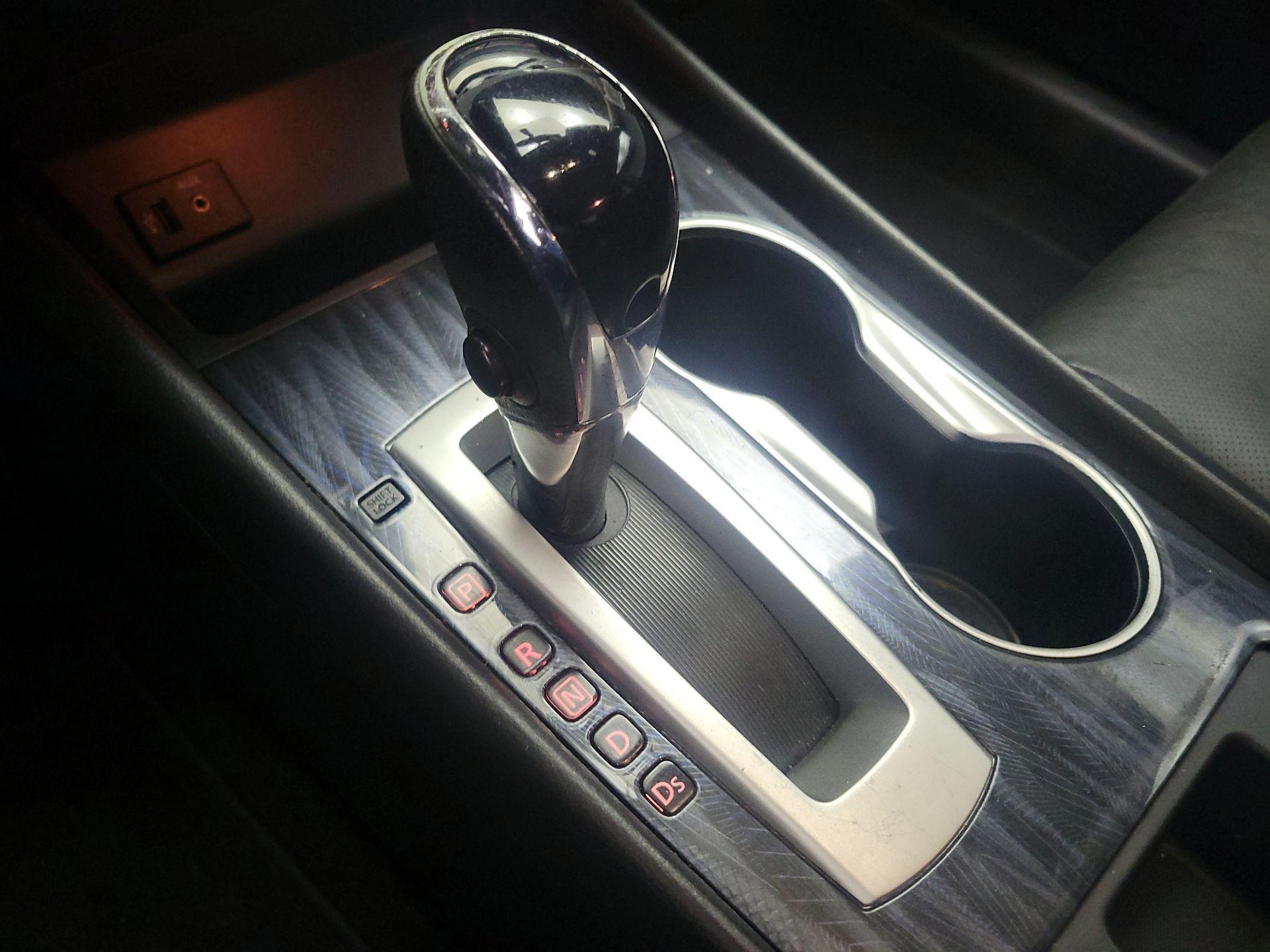 Thumbnail: 2016 Nissan Altima - 18