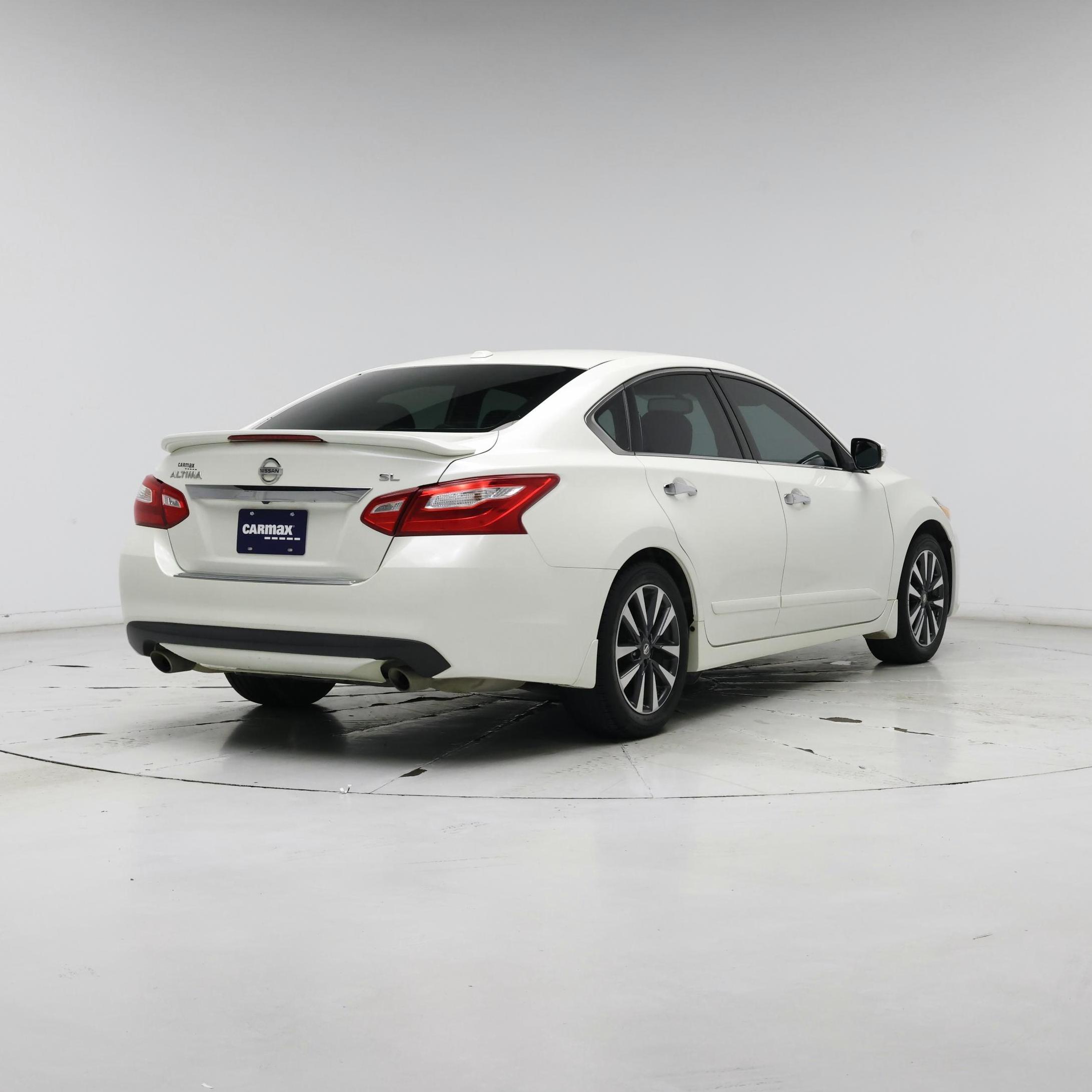 Thumbnail: 2016 Nissan Altima - 8