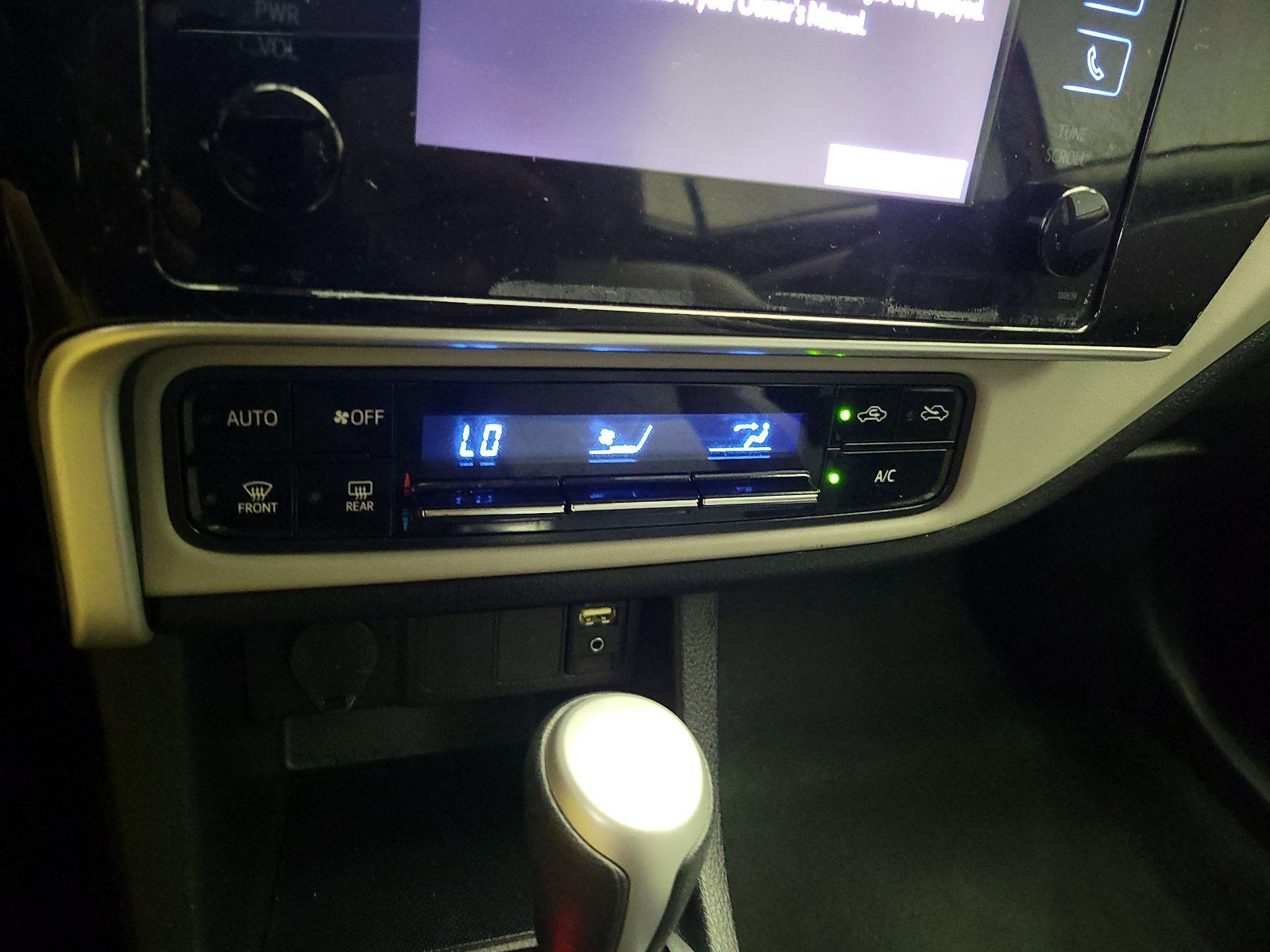 Thumbnail: 2018 Toyota Corolla - 16