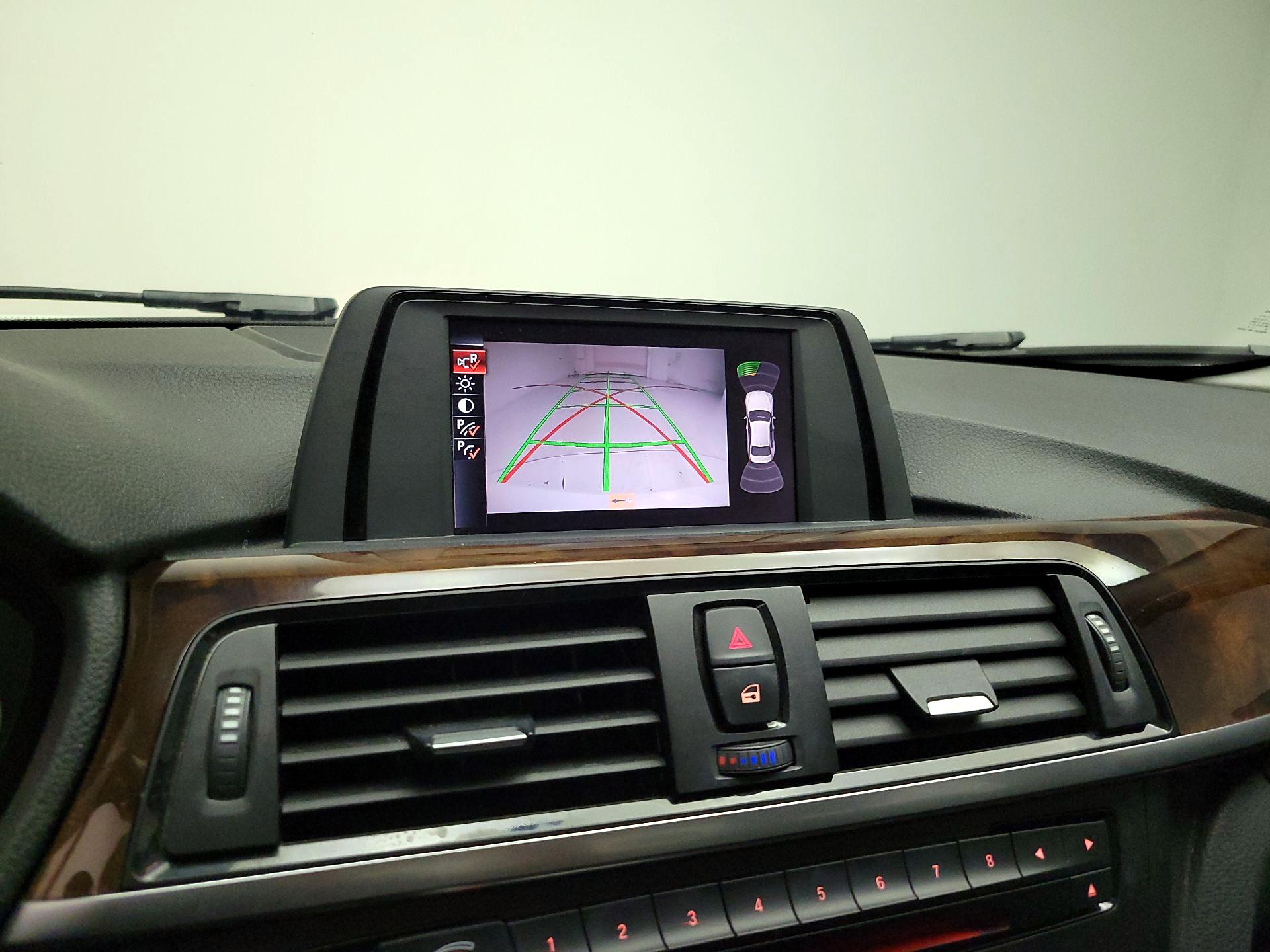 Thumbnail: 2015 BMW 3 Series - 14