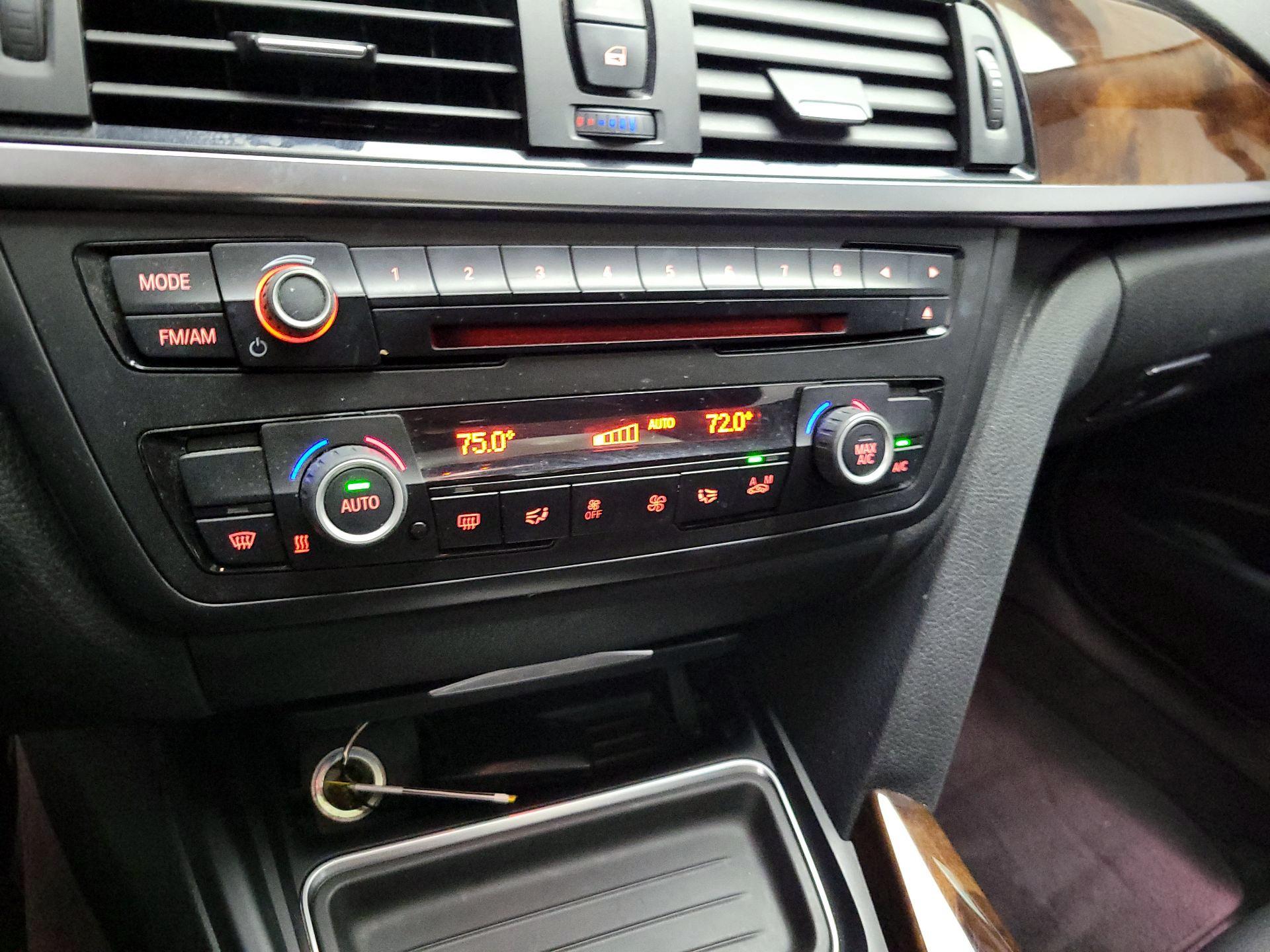 Thumbnail: 2015 BMW 3 Series - 16