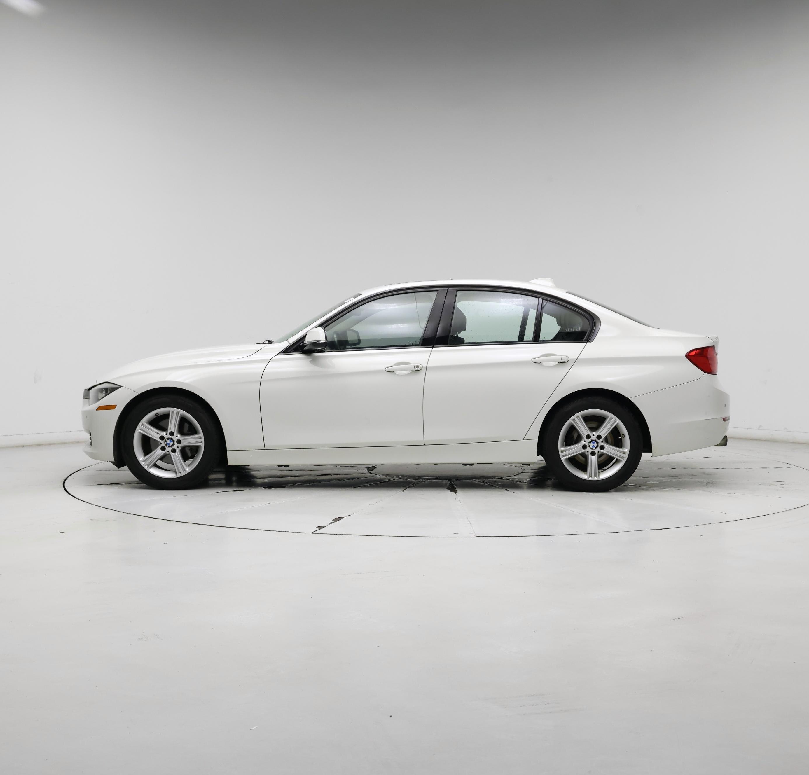 Thumbnail: 2015 BMW 3 Series - 3