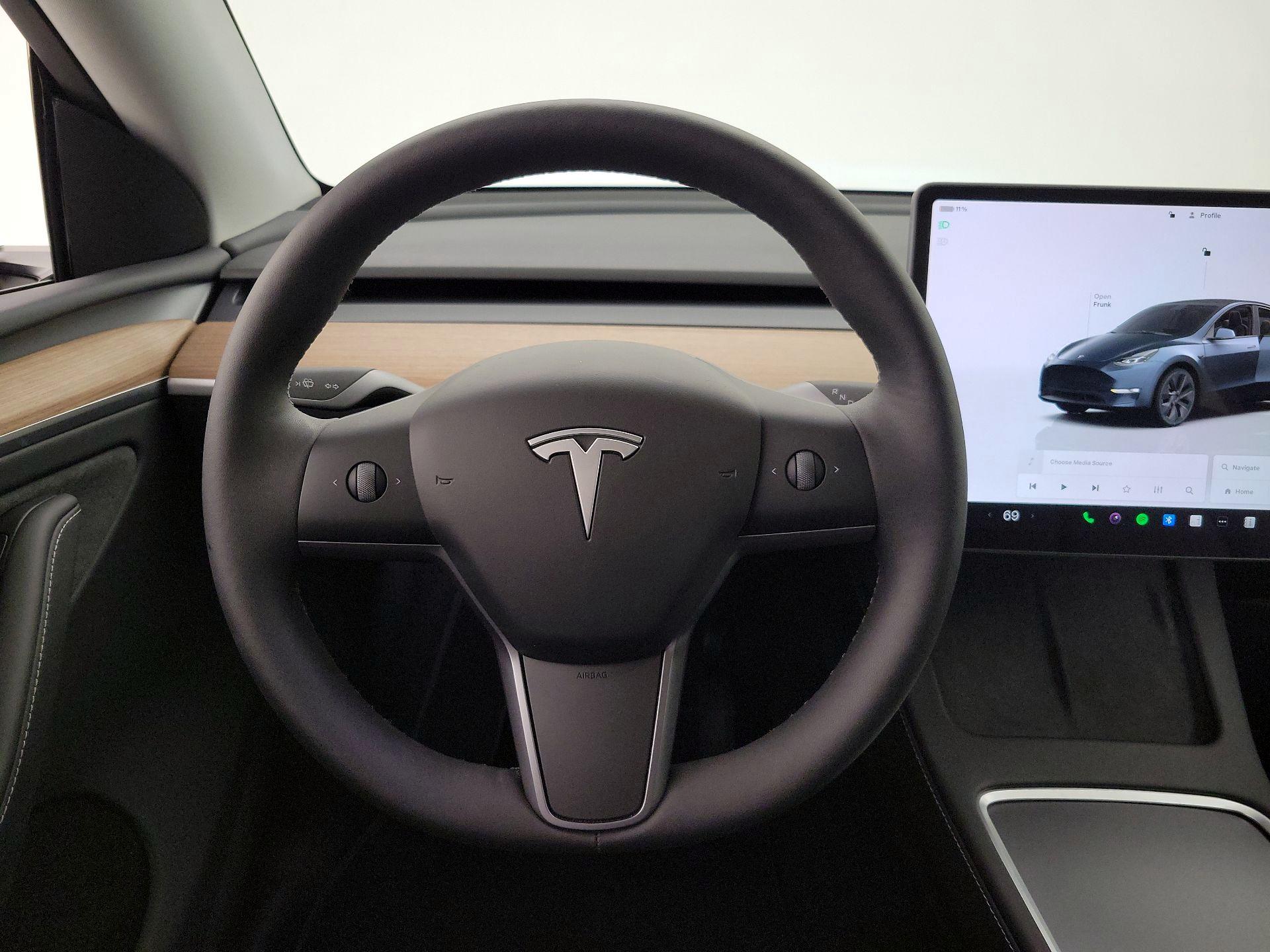 Thumbnail: 2025 Tesla Model Y - 10