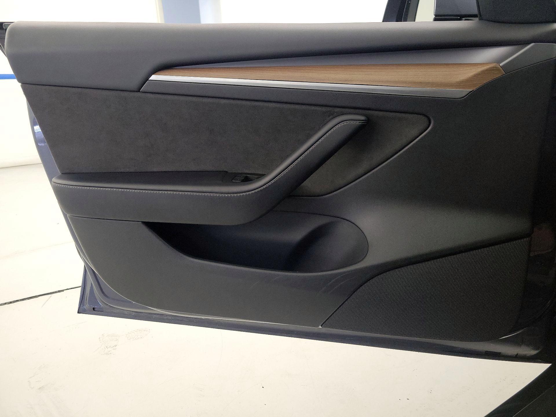 Thumbnail: 2022 Tesla Model 3 - 12