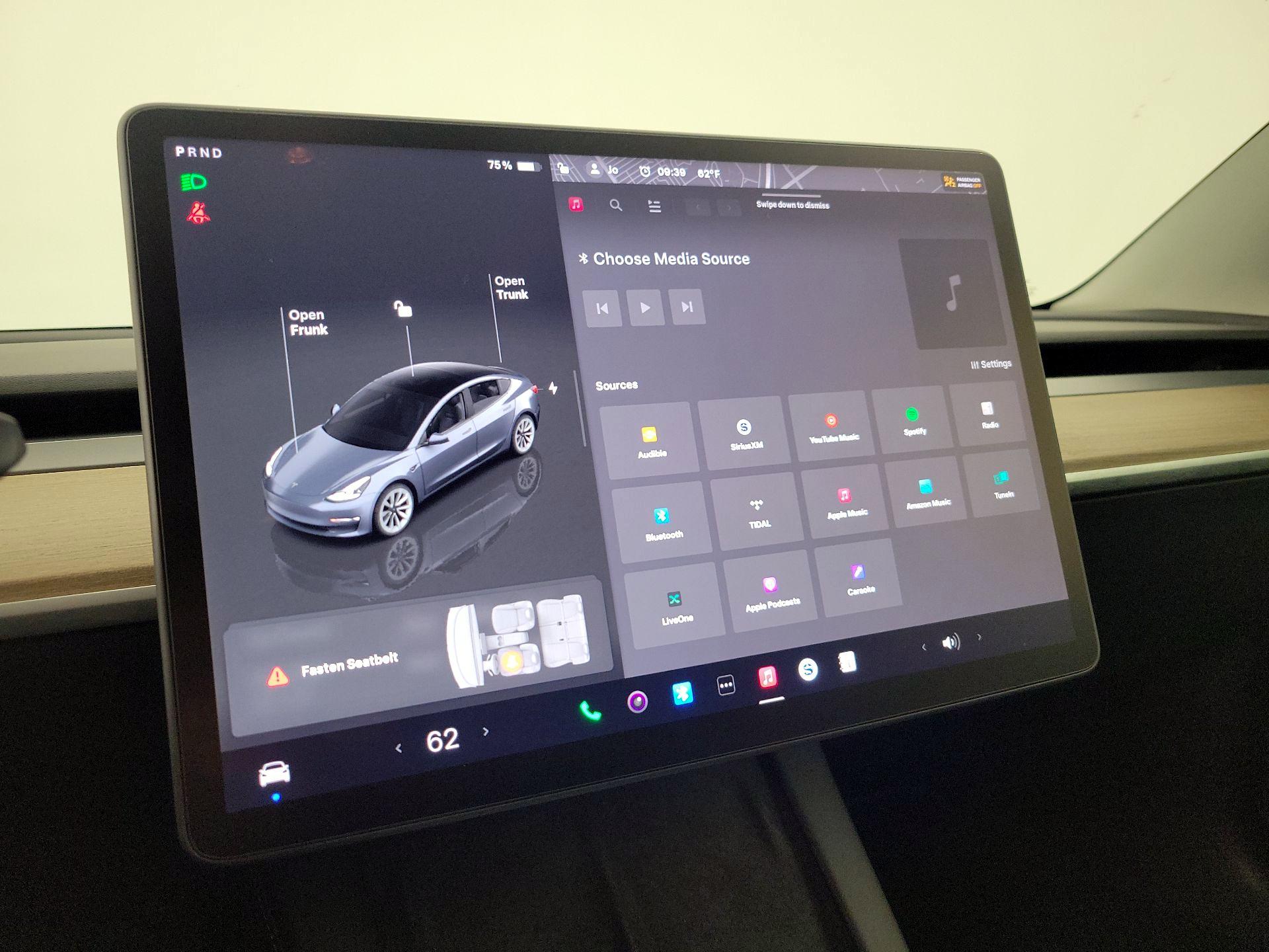 Thumbnail: 2022 Tesla Model 3 - 14
