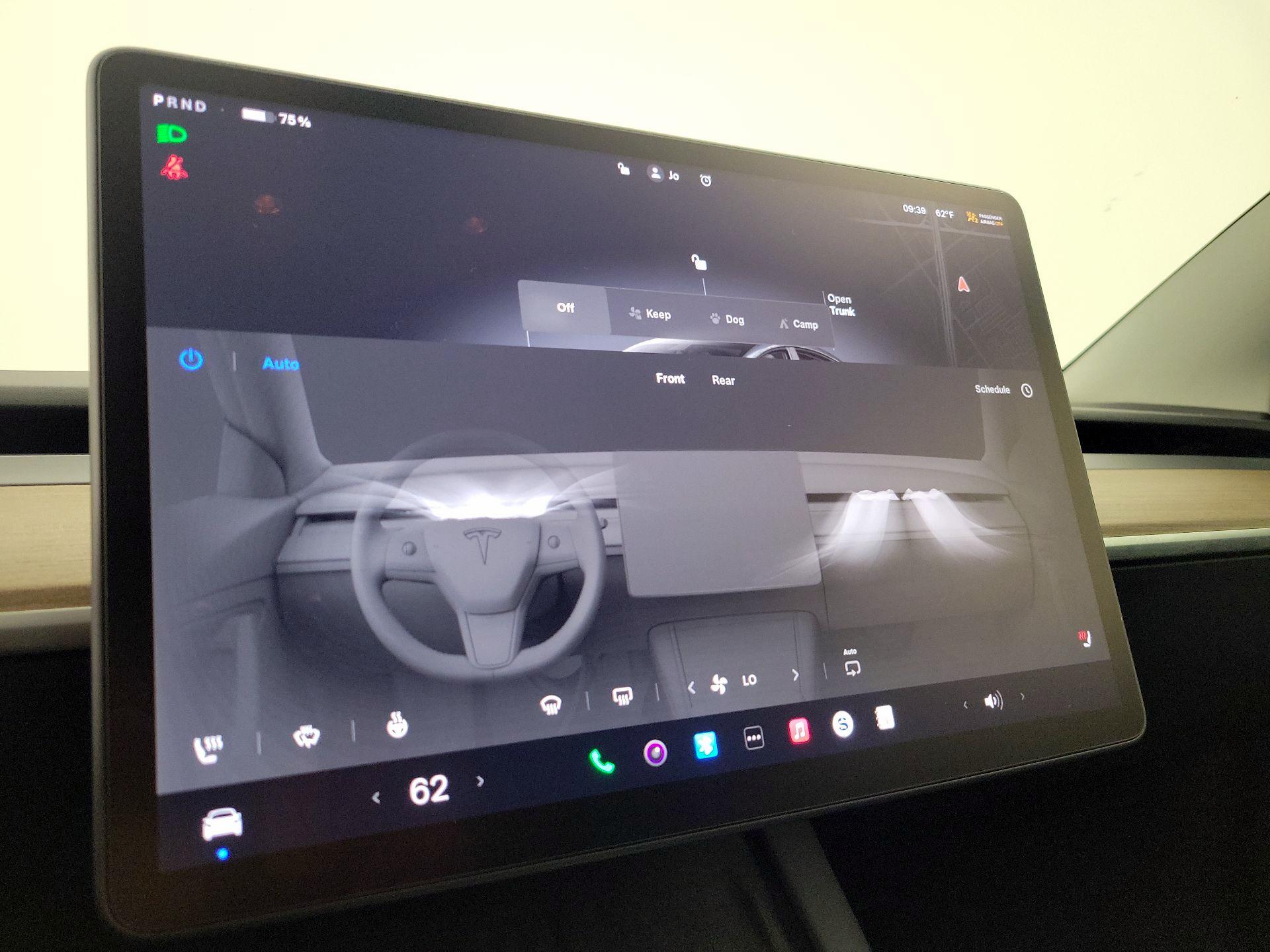 Thumbnail: 2022 Tesla Model 3 - 15