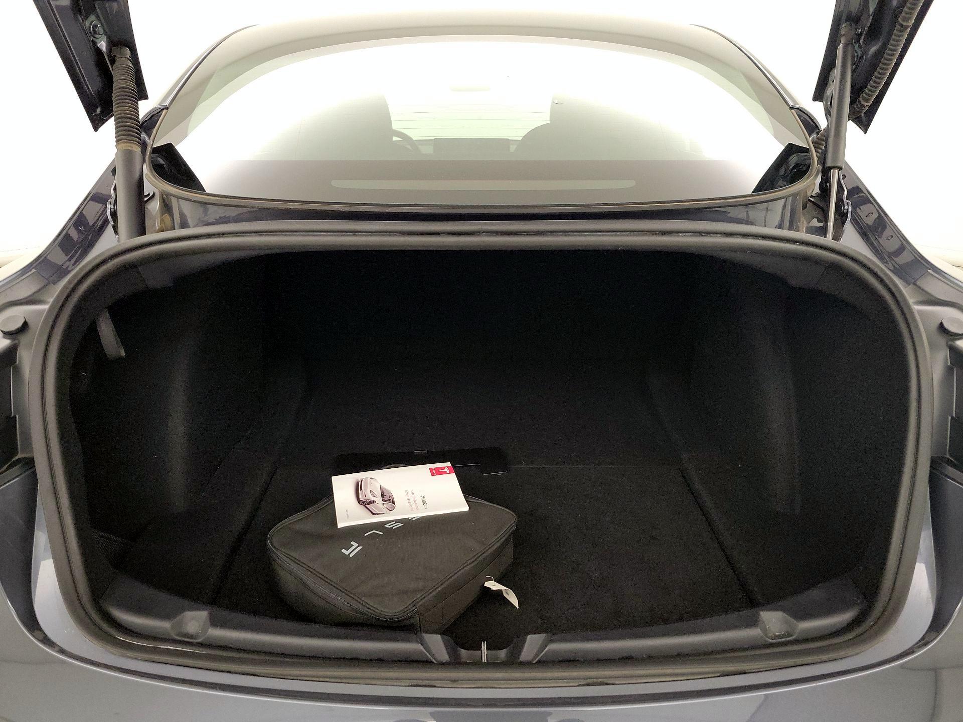 Thumbnail: 2022 Tesla Model 3 - 18