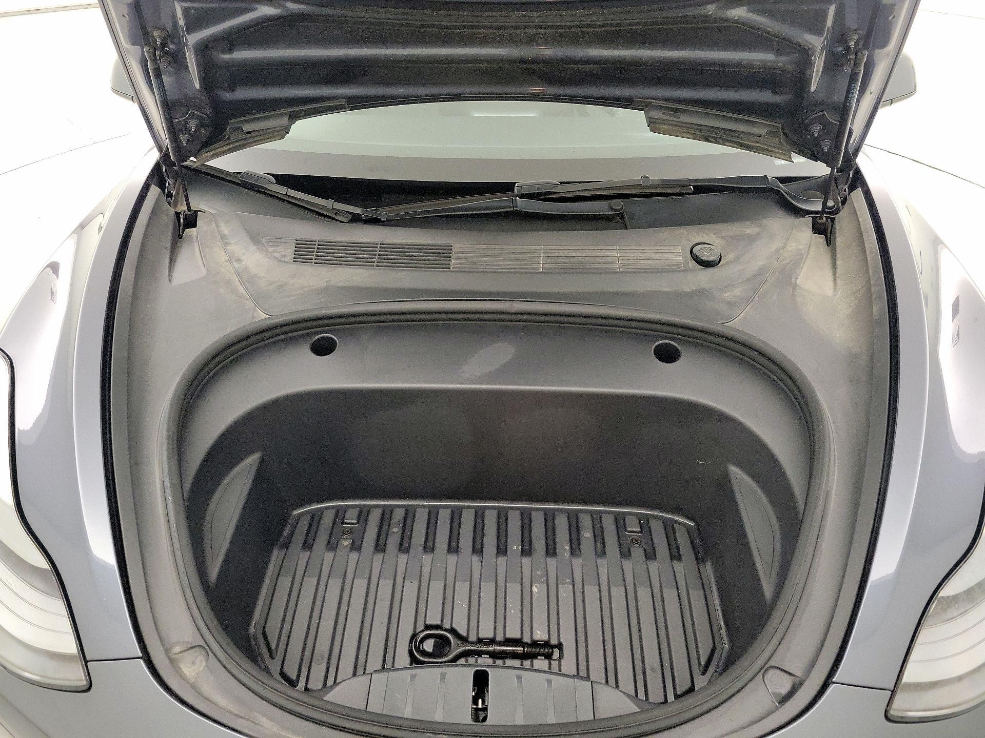 Thumbnail: 2022 Tesla Model 3 - 19