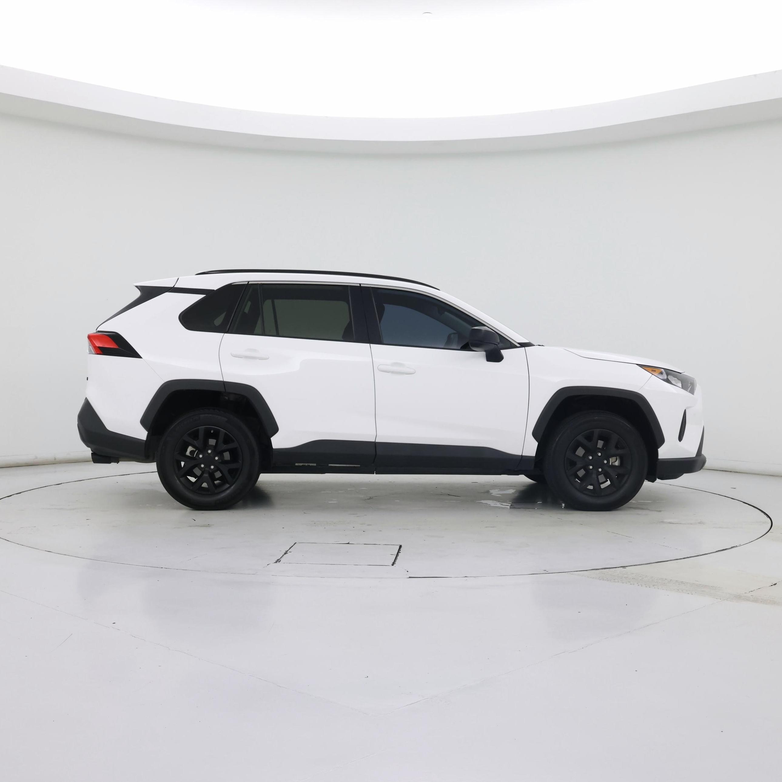 Thumbnail: 2021 Toyota RAV4 - 7