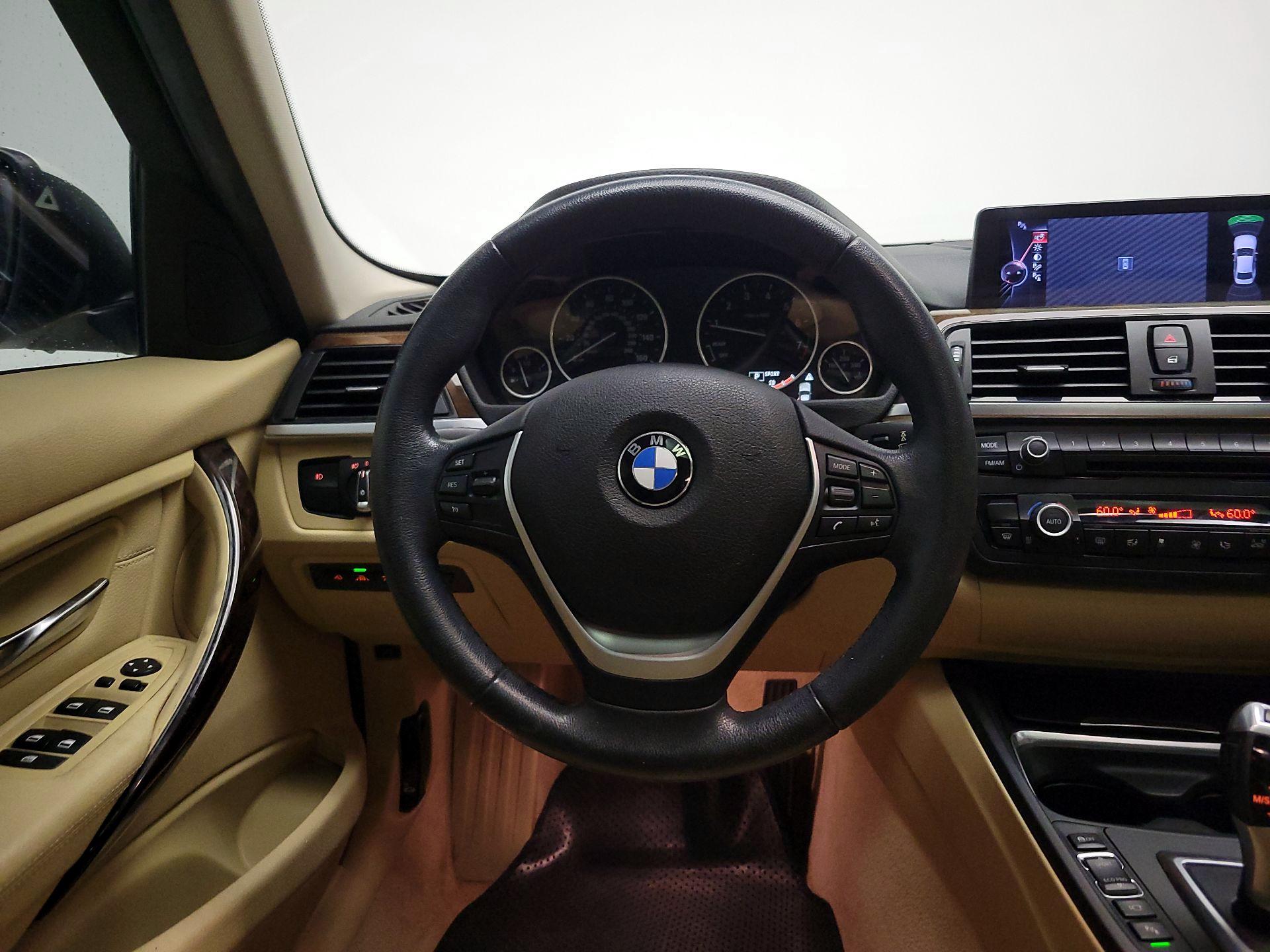 Thumbnail: 2015 BMW 3 Series - 10