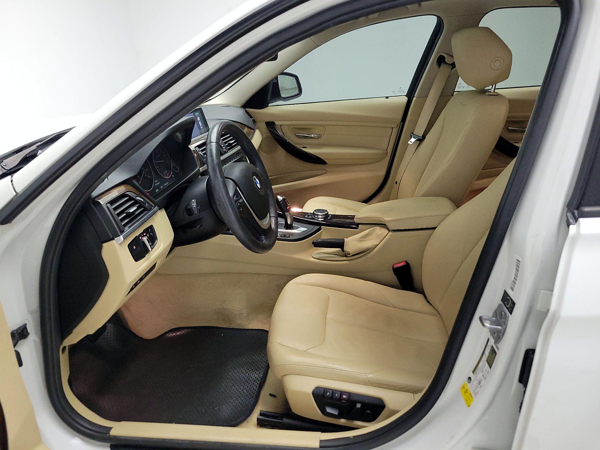 Thumbnail: 2015 BMW 3 Series - 11