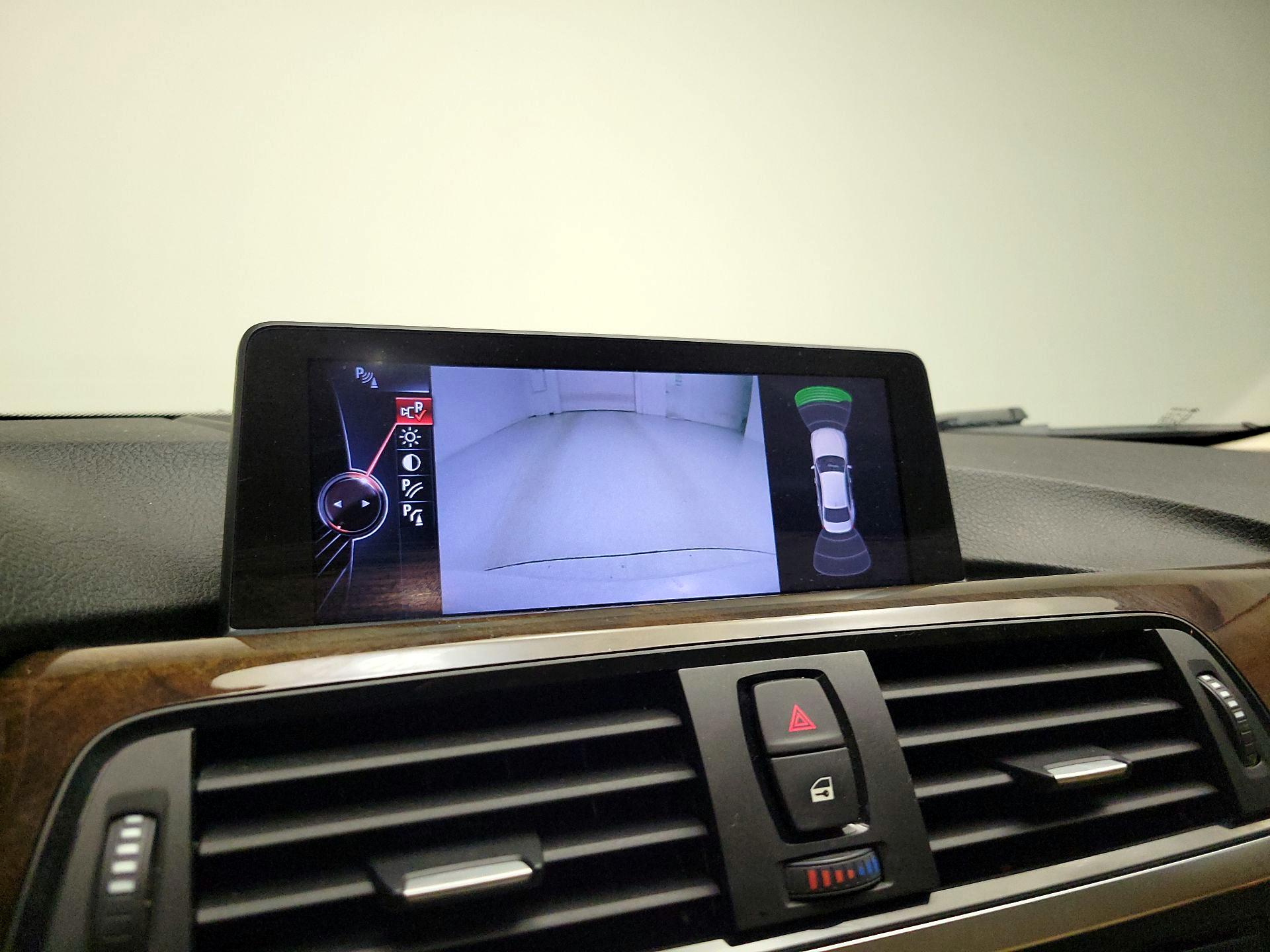 Thumbnail: 2015 BMW 3 Series - 13