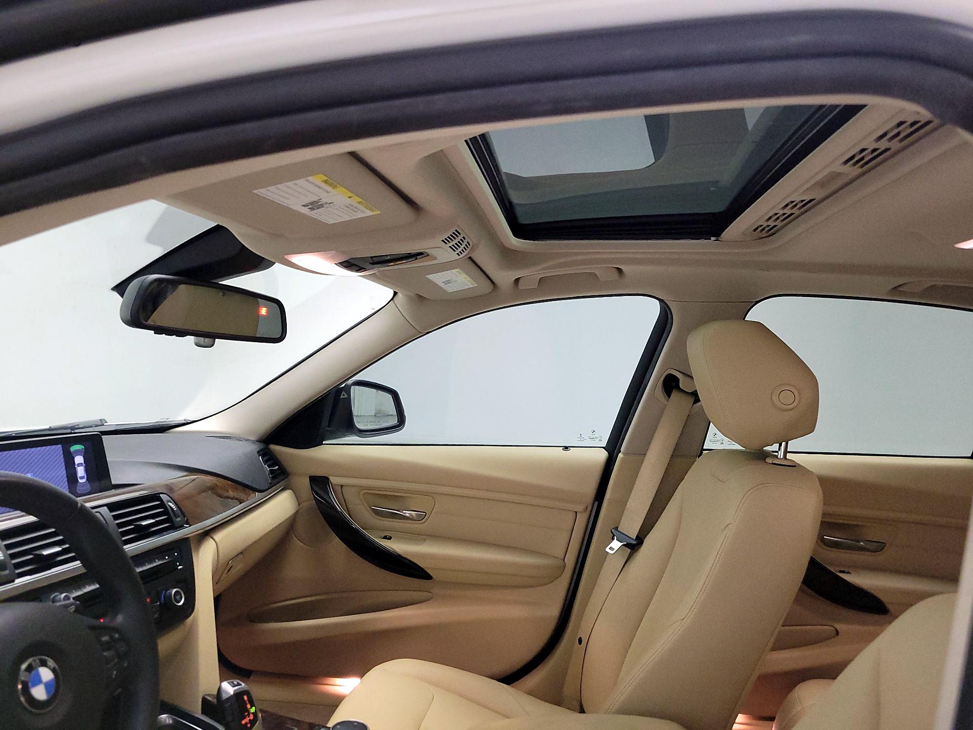 Thumbnail: 2015 BMW 3 Series - 18