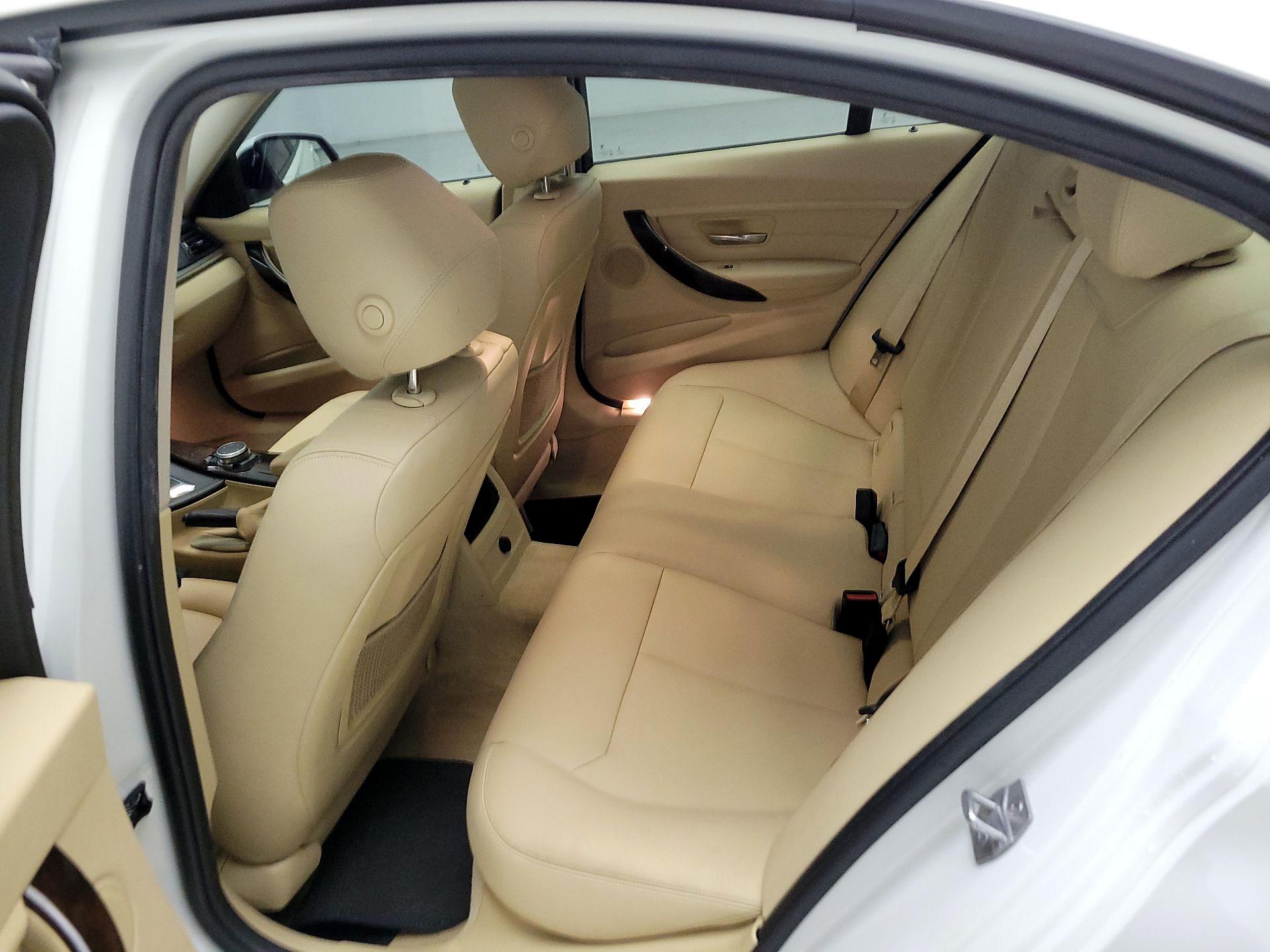 Thumbnail: 2015 BMW 3 Series - 19