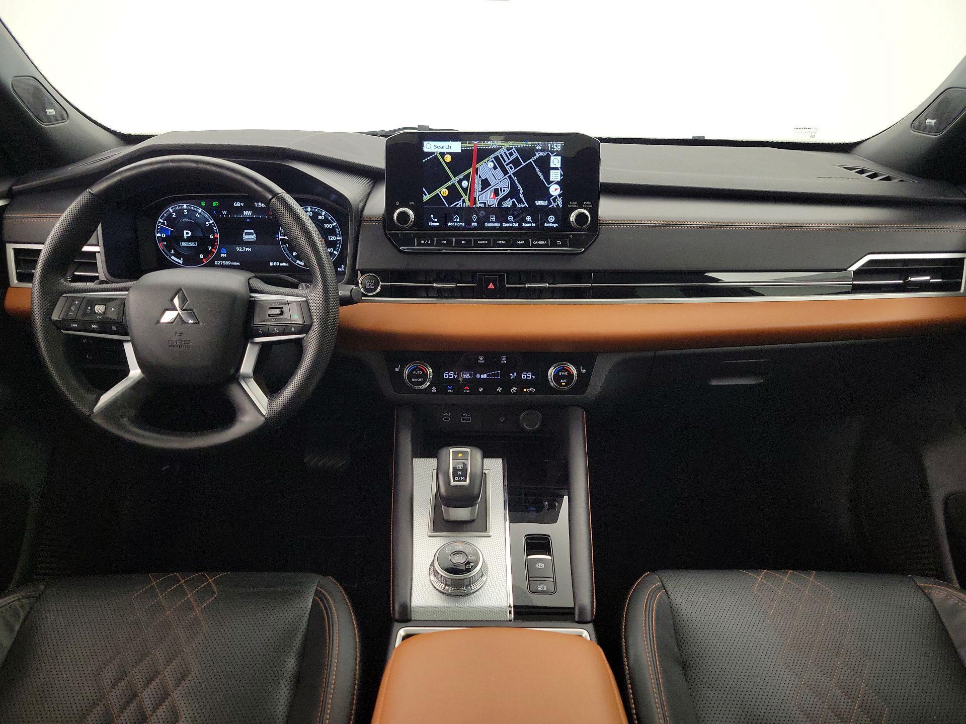 Thumbnail: 2023 Mitsubishi Outlander - 9