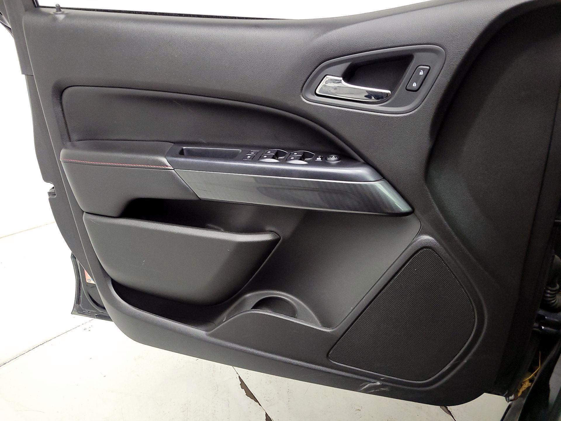 Thumbnail: 2015 GMC Canyon - 12