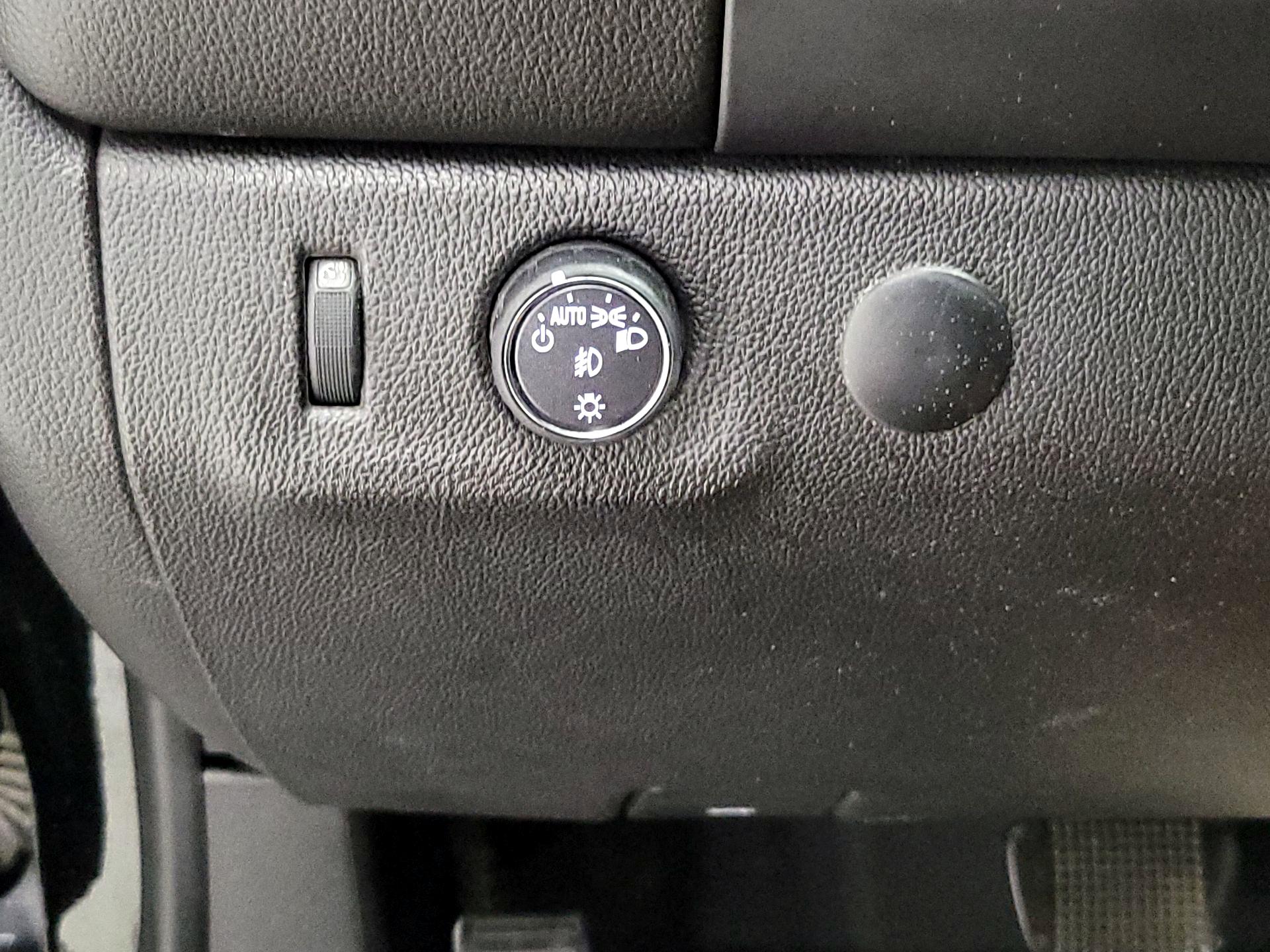 Thumbnail: 2015 GMC Canyon - 13