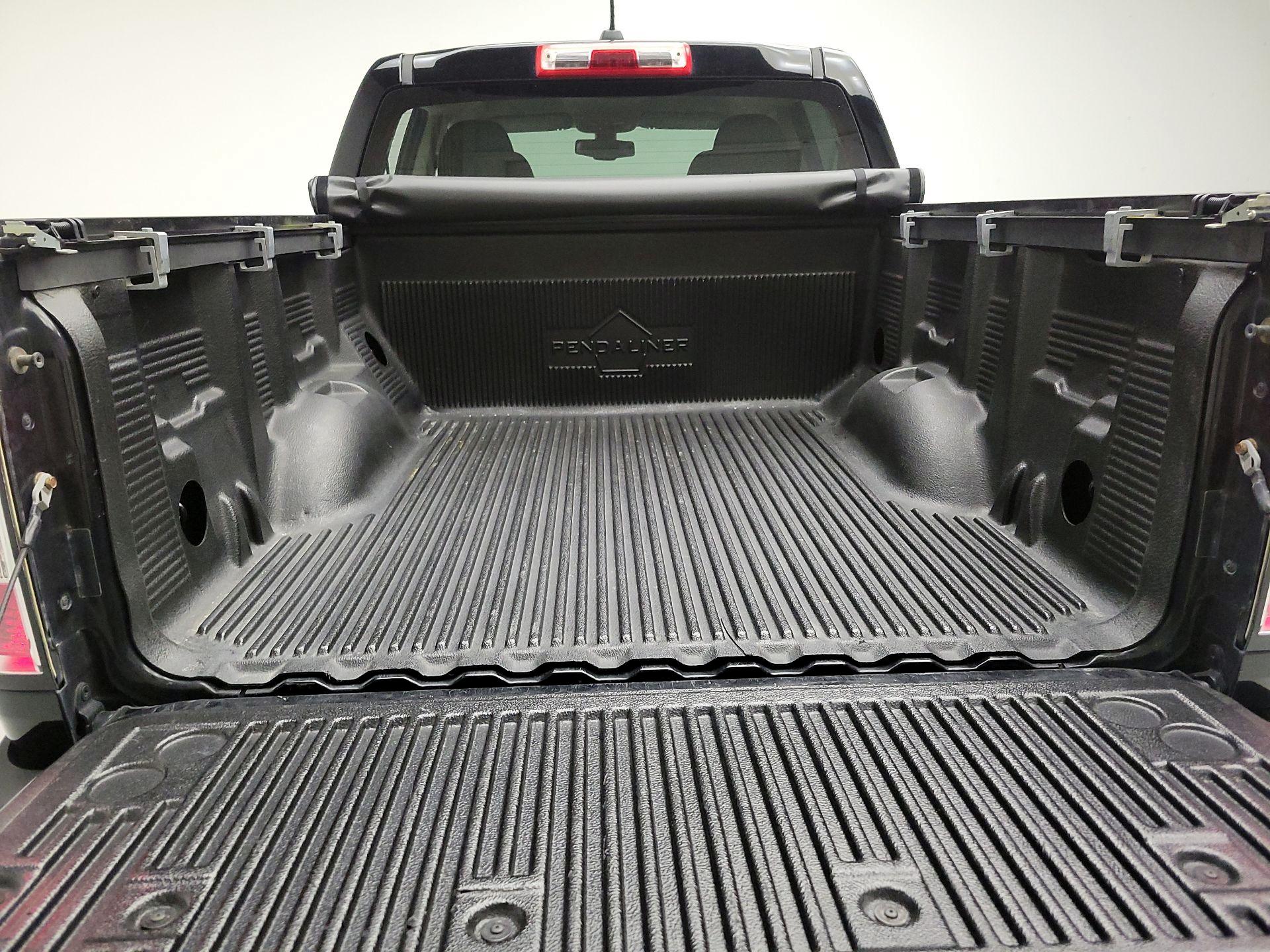 Thumbnail: 2015 GMC Canyon - 20