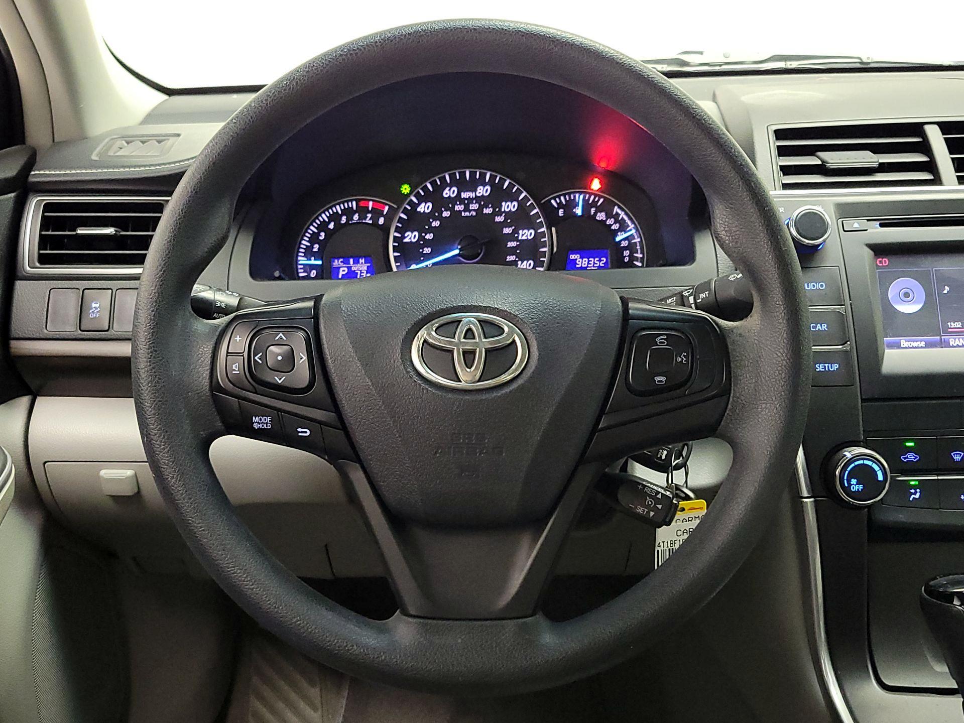 Thumbnail: 2015 Toyota Camry - 10