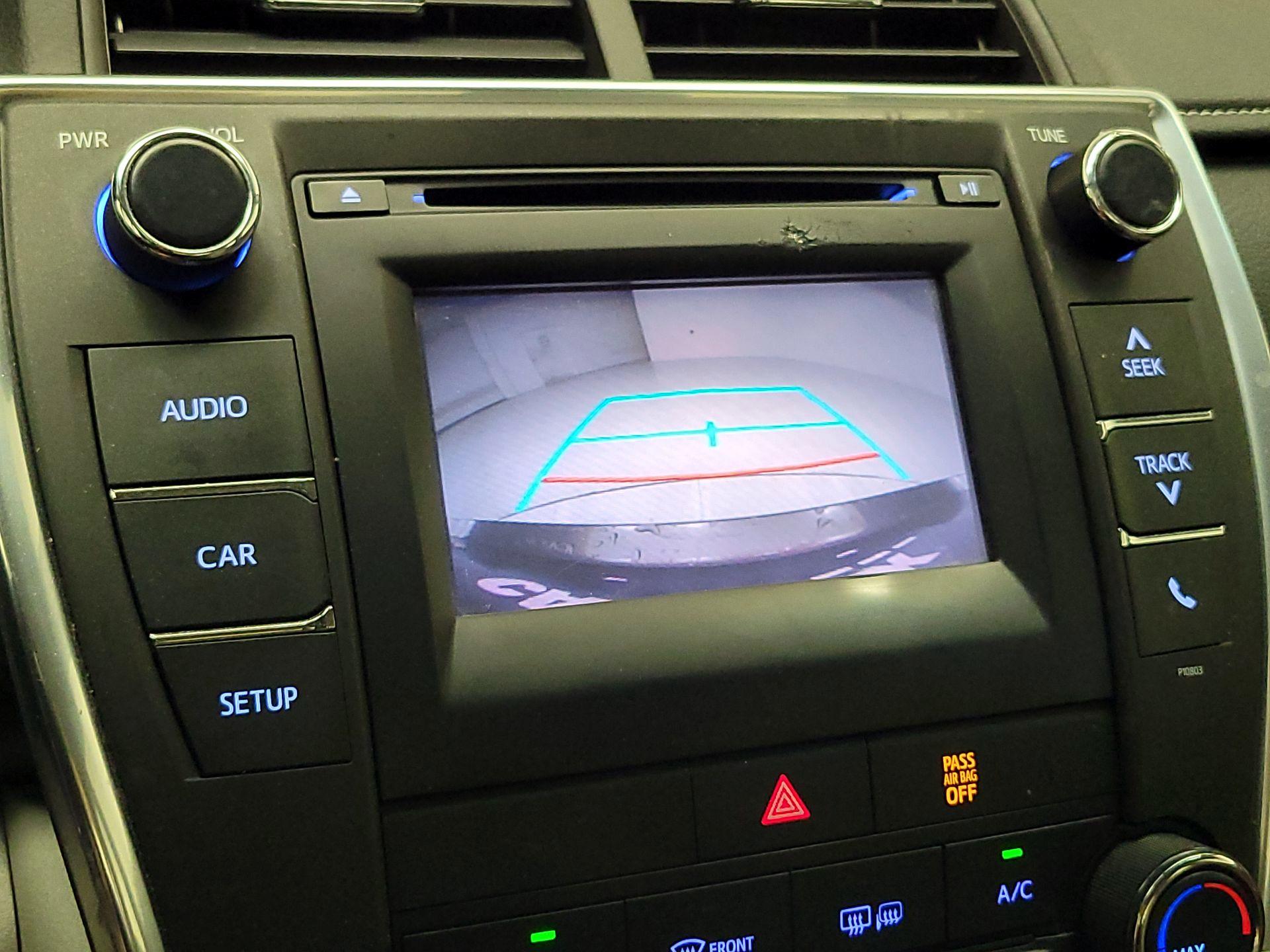 Thumbnail: 2015 Toyota Camry - 14