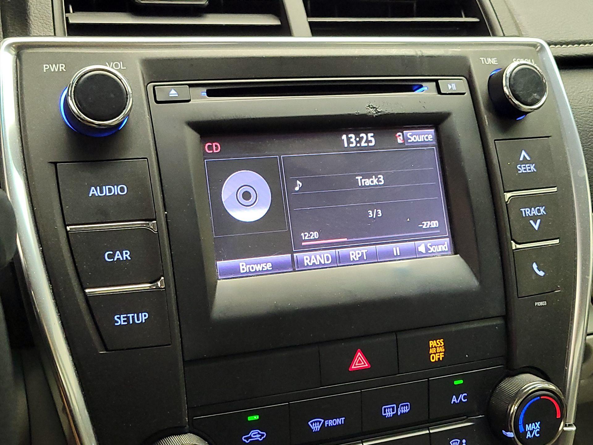 Thumbnail: 2015 Toyota Camry - 15