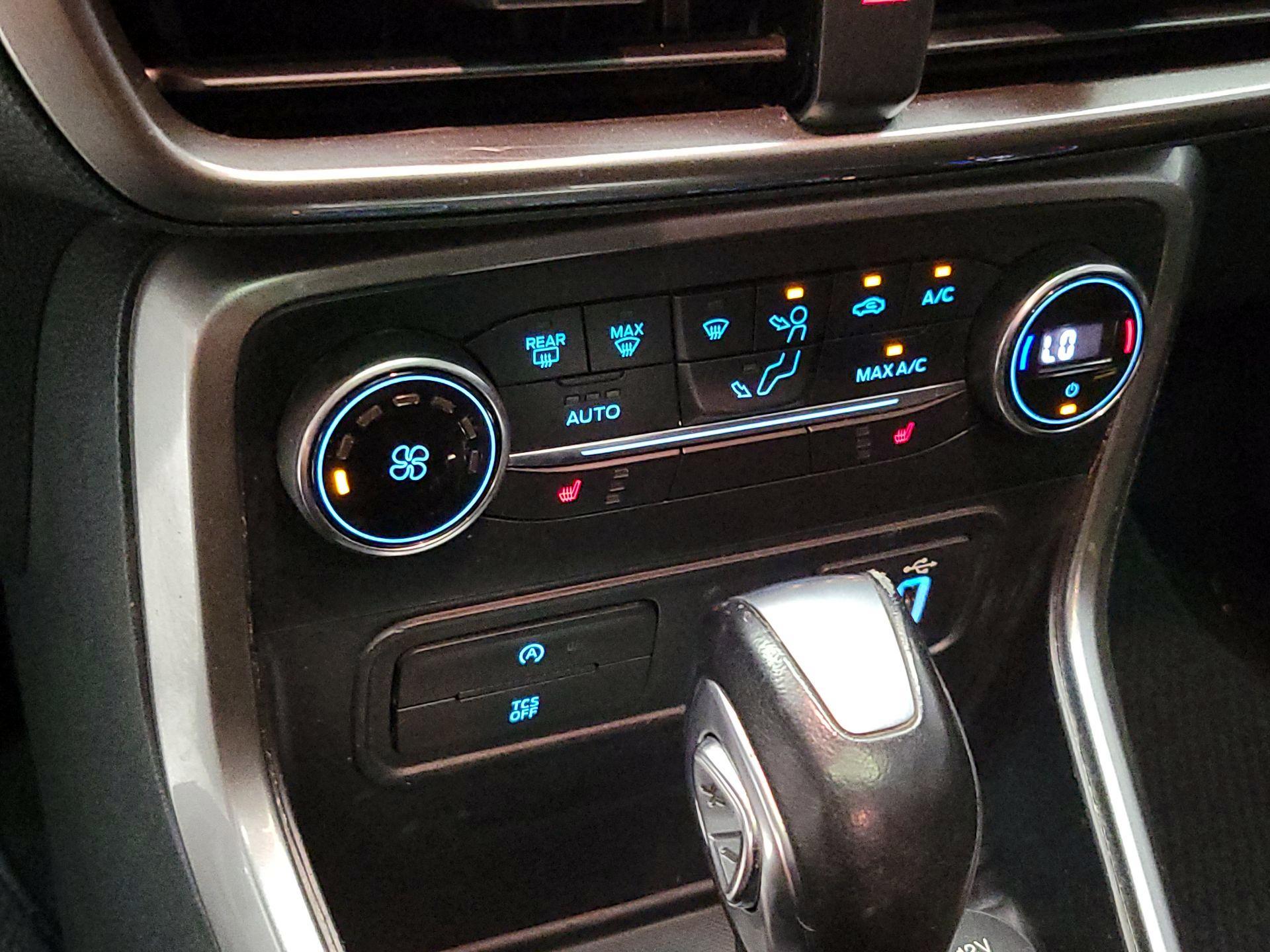 Thumbnail: 2019 Ford EcoSport - 16