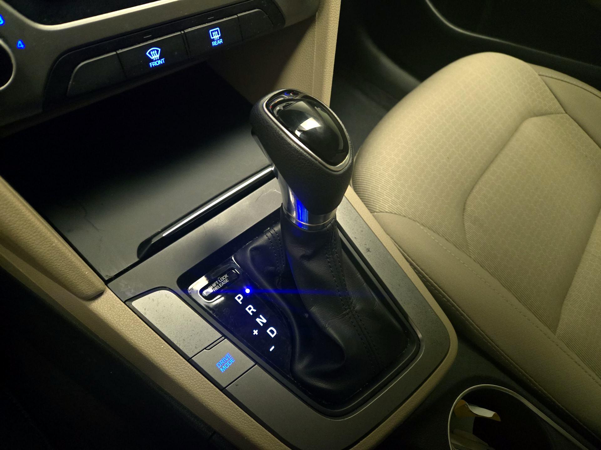 Thumbnail: 2017 Hyundai Elantra - 17