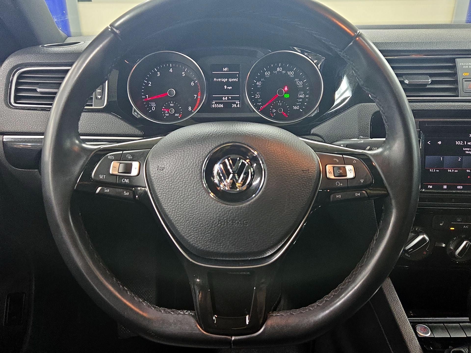 Thumbnail: 2018 Volkswagen Jetta - 10