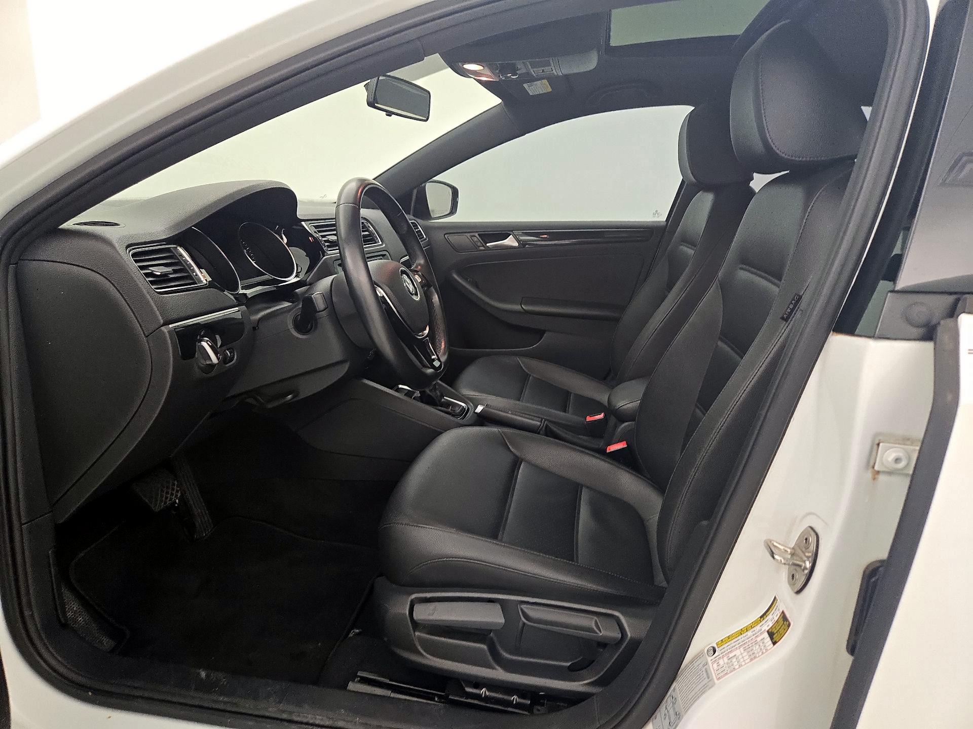 Thumbnail: 2018 Volkswagen Jetta - 11