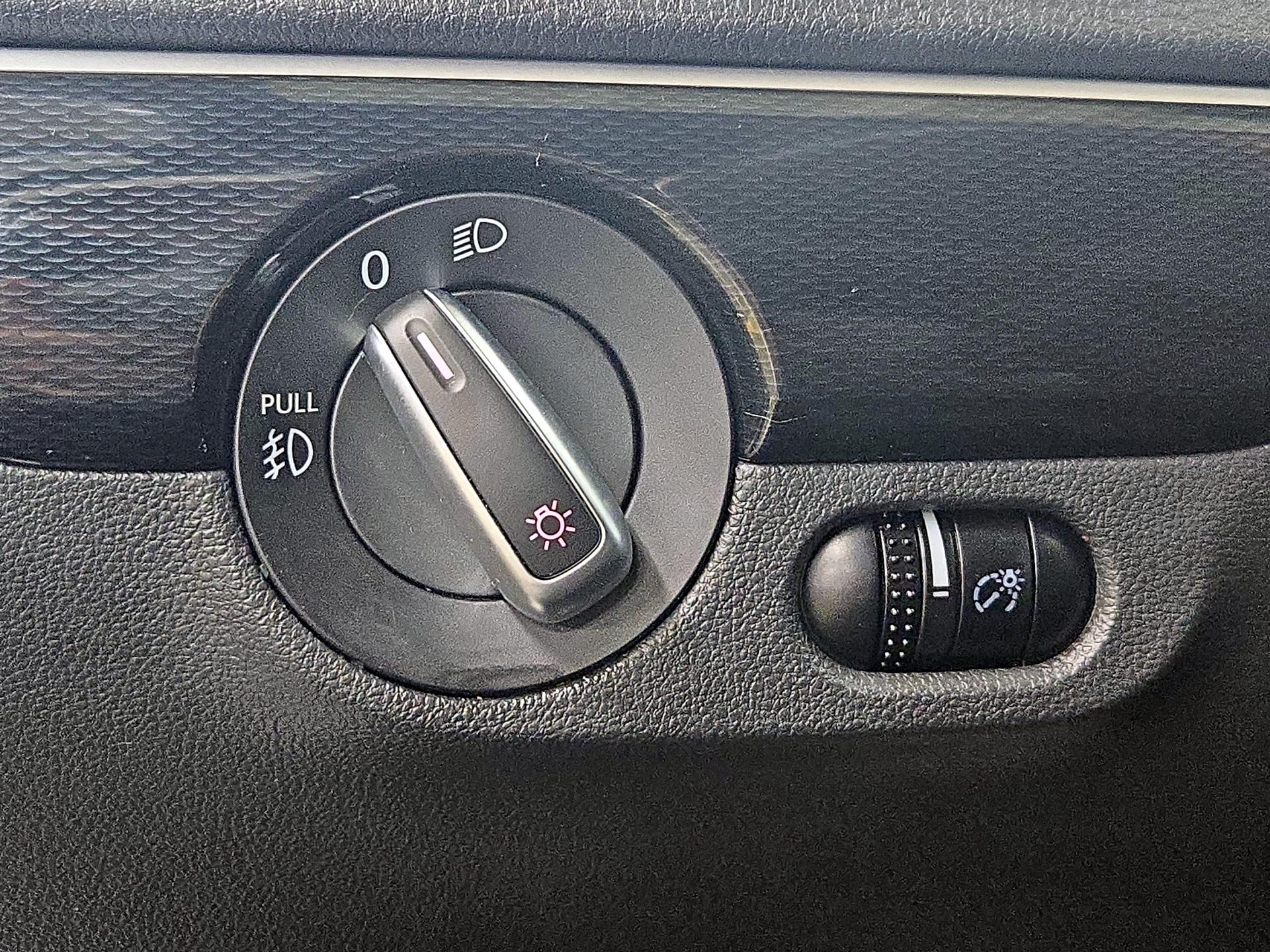 Thumbnail: 2018 Volkswagen Jetta - 13