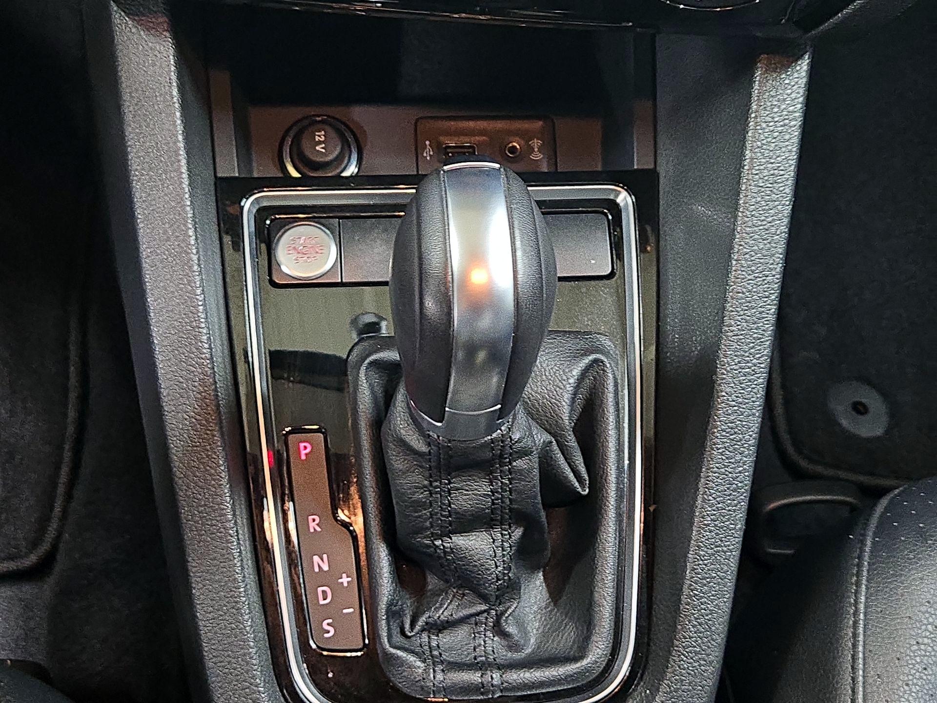 Thumbnail: 2018 Volkswagen Jetta - 17