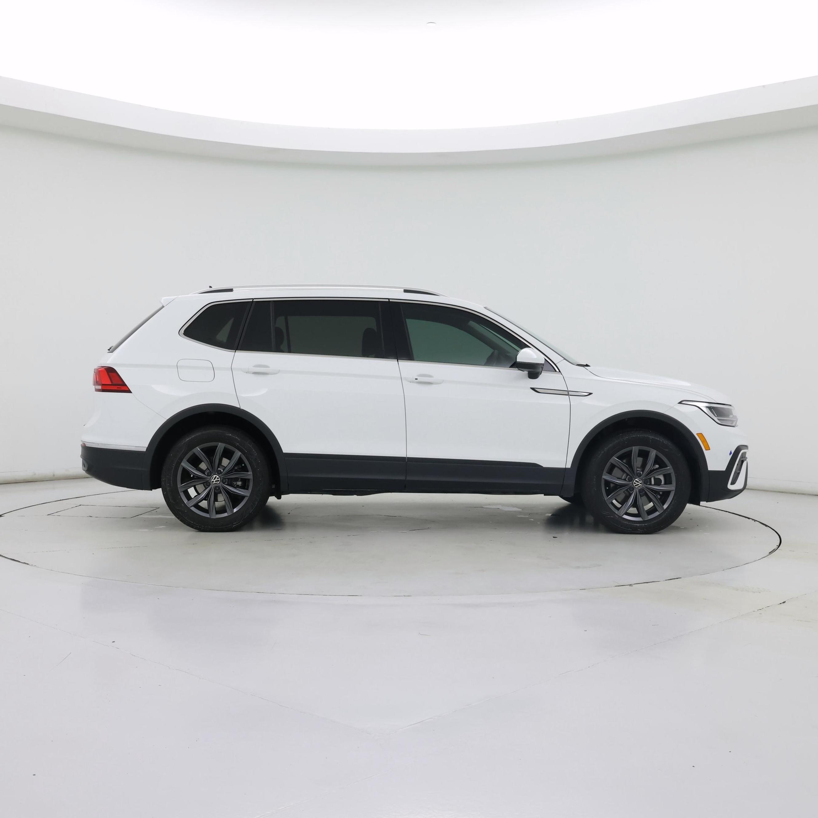 Thumbnail: 2024 Volkswagen Tiguan - 7
