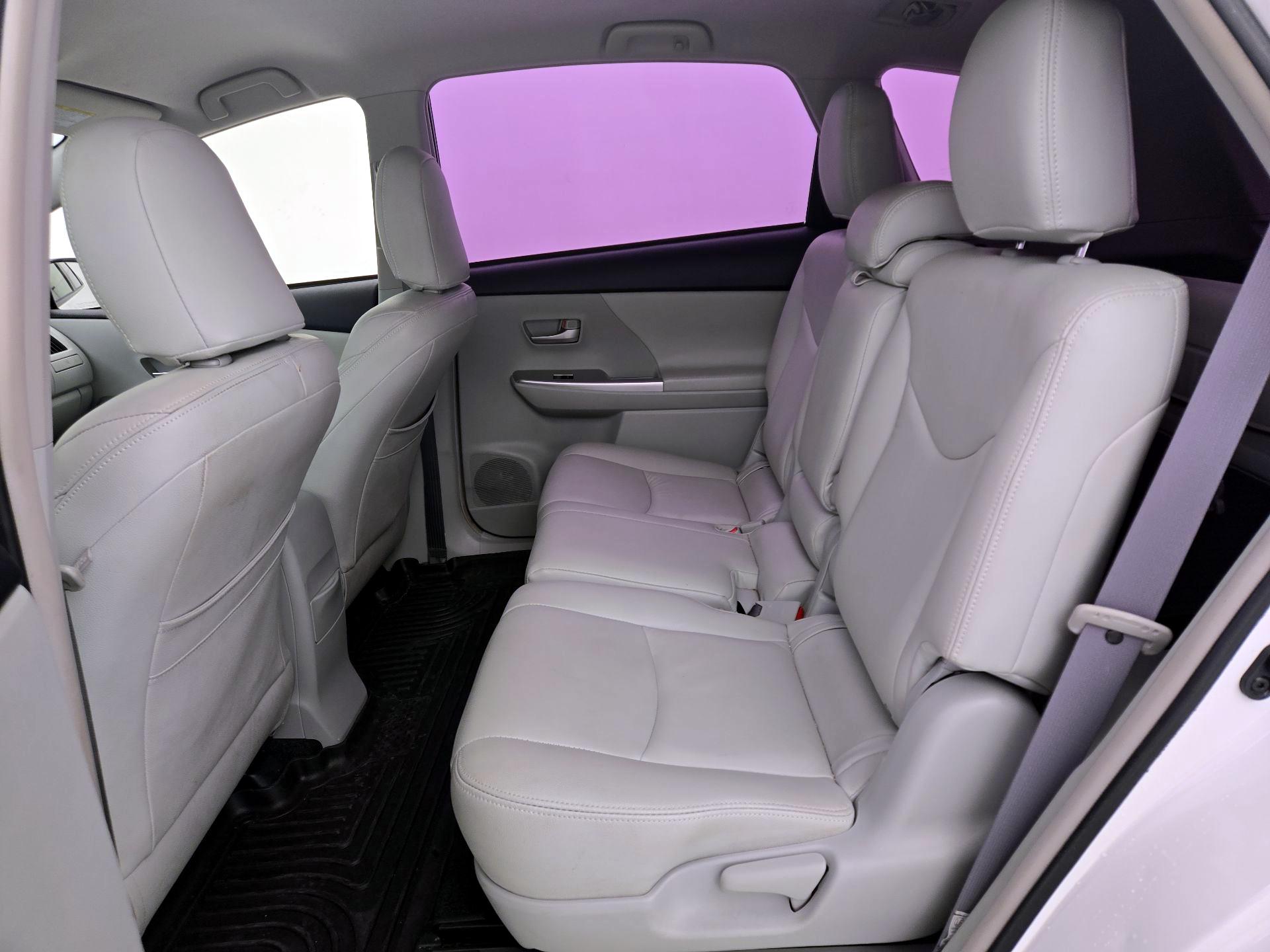Thumbnail: 2014 Toyota Prius v - 19