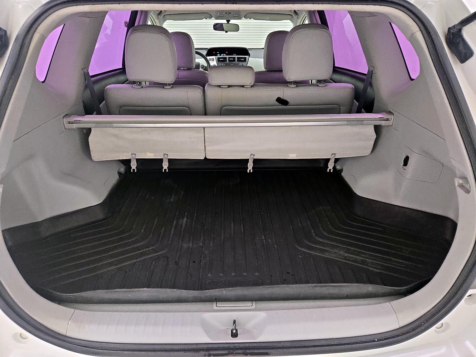 Thumbnail: 2014 Toyota Prius v - 20