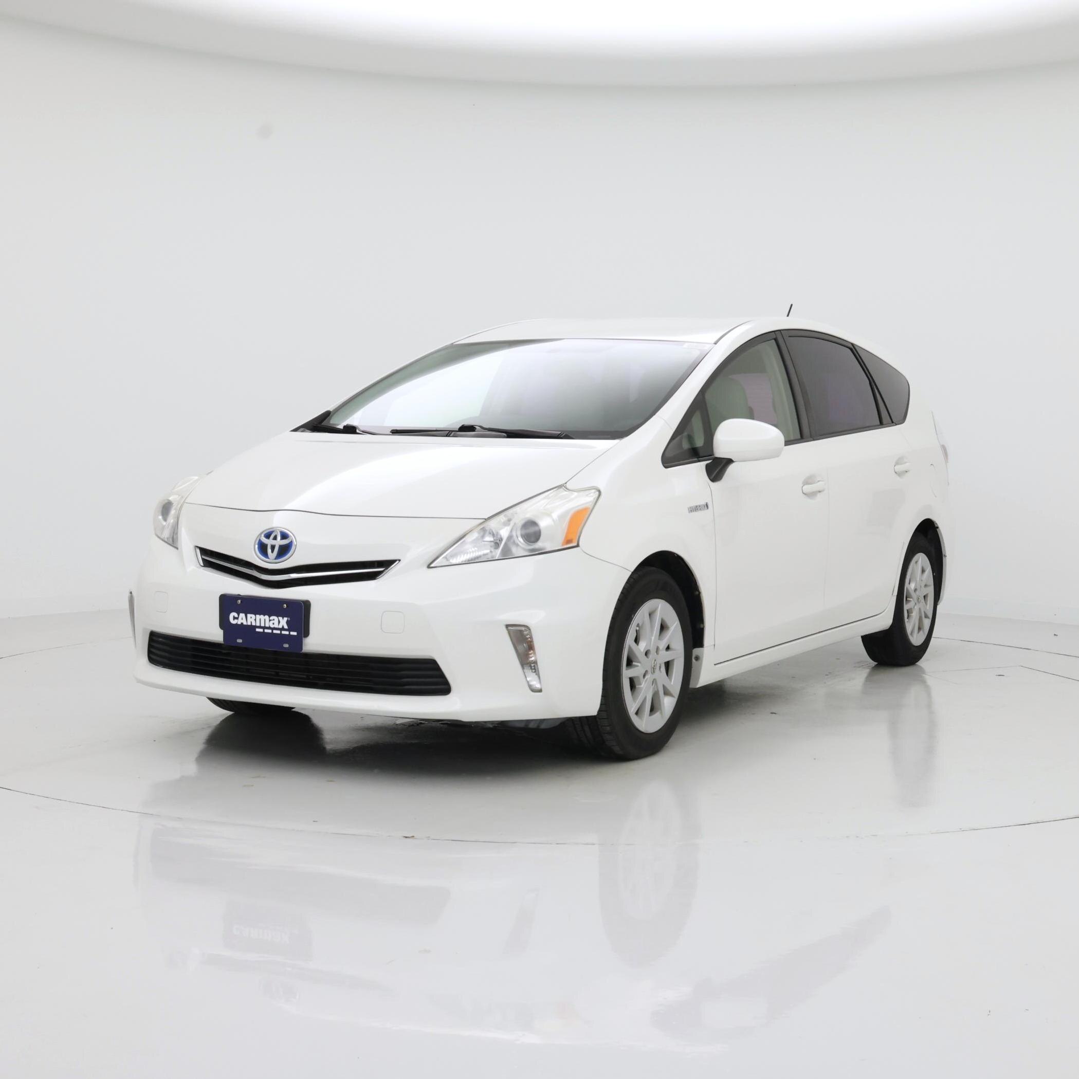 Thumbnail: 2014 Toyota Prius v - 4